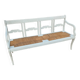 Banquette en bois avec galette en paille