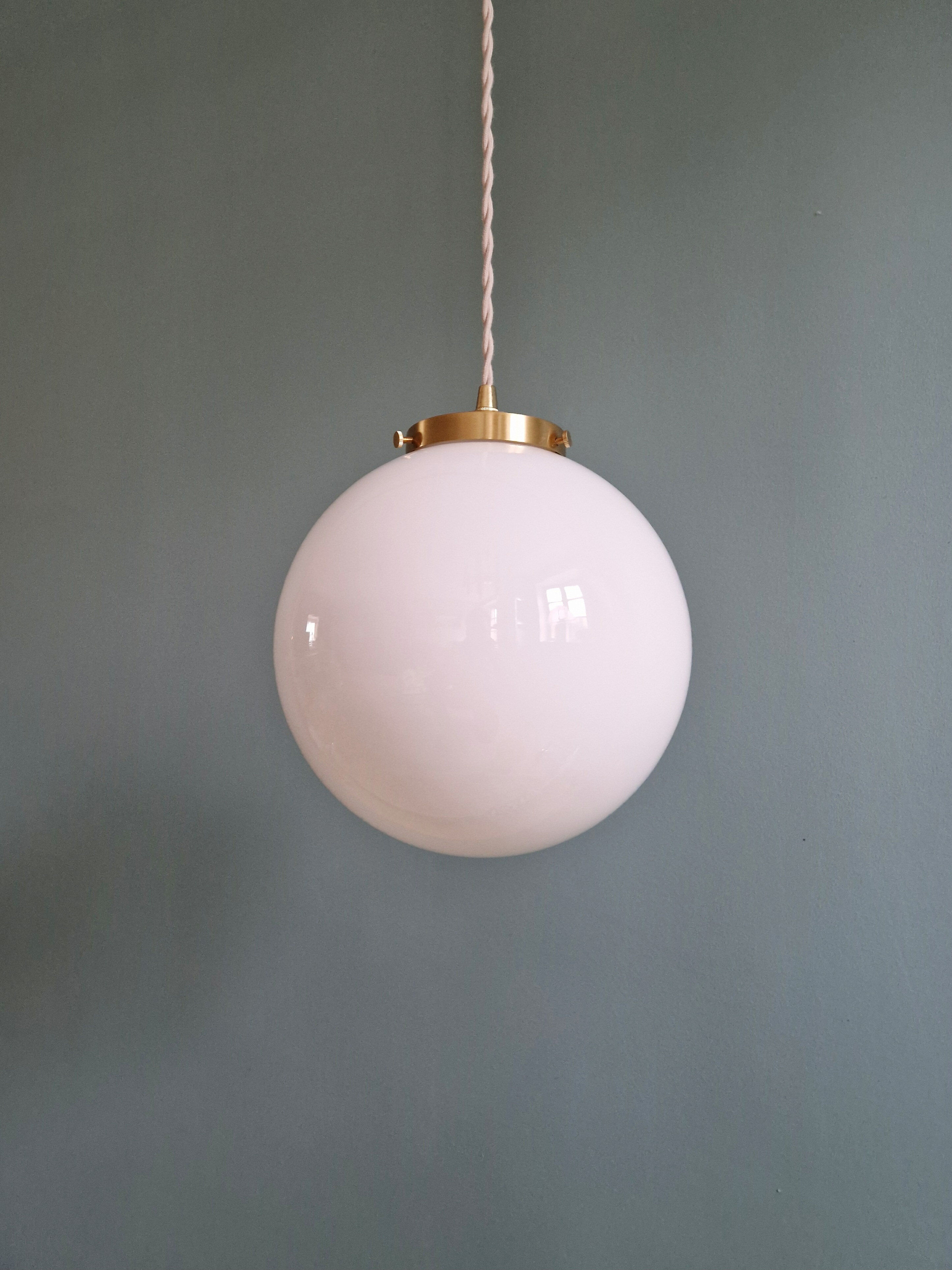 Art Deco suspension in white opaline and brass