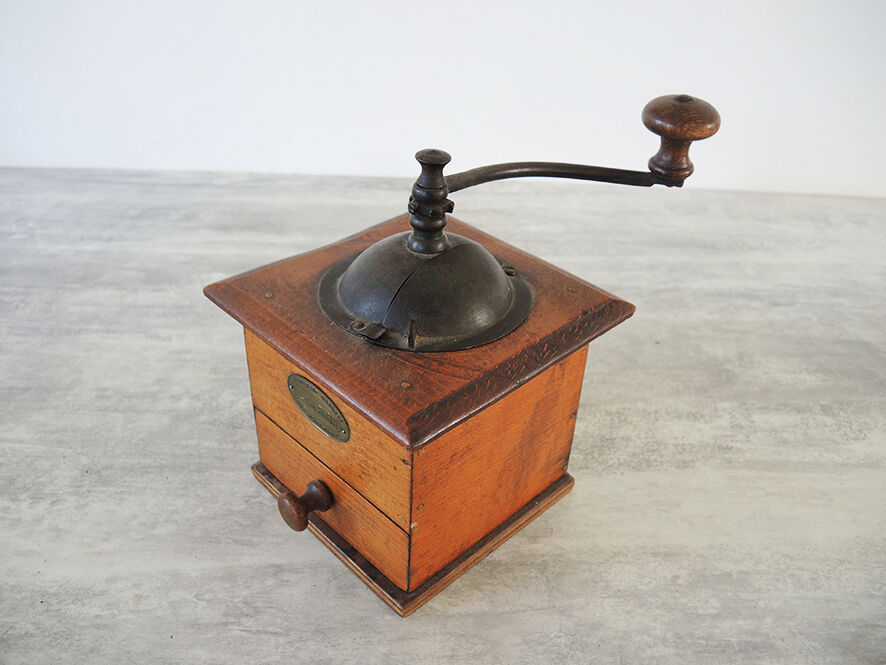 Old crank coffee mill laubion