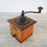 Old crank coffee mill laubion