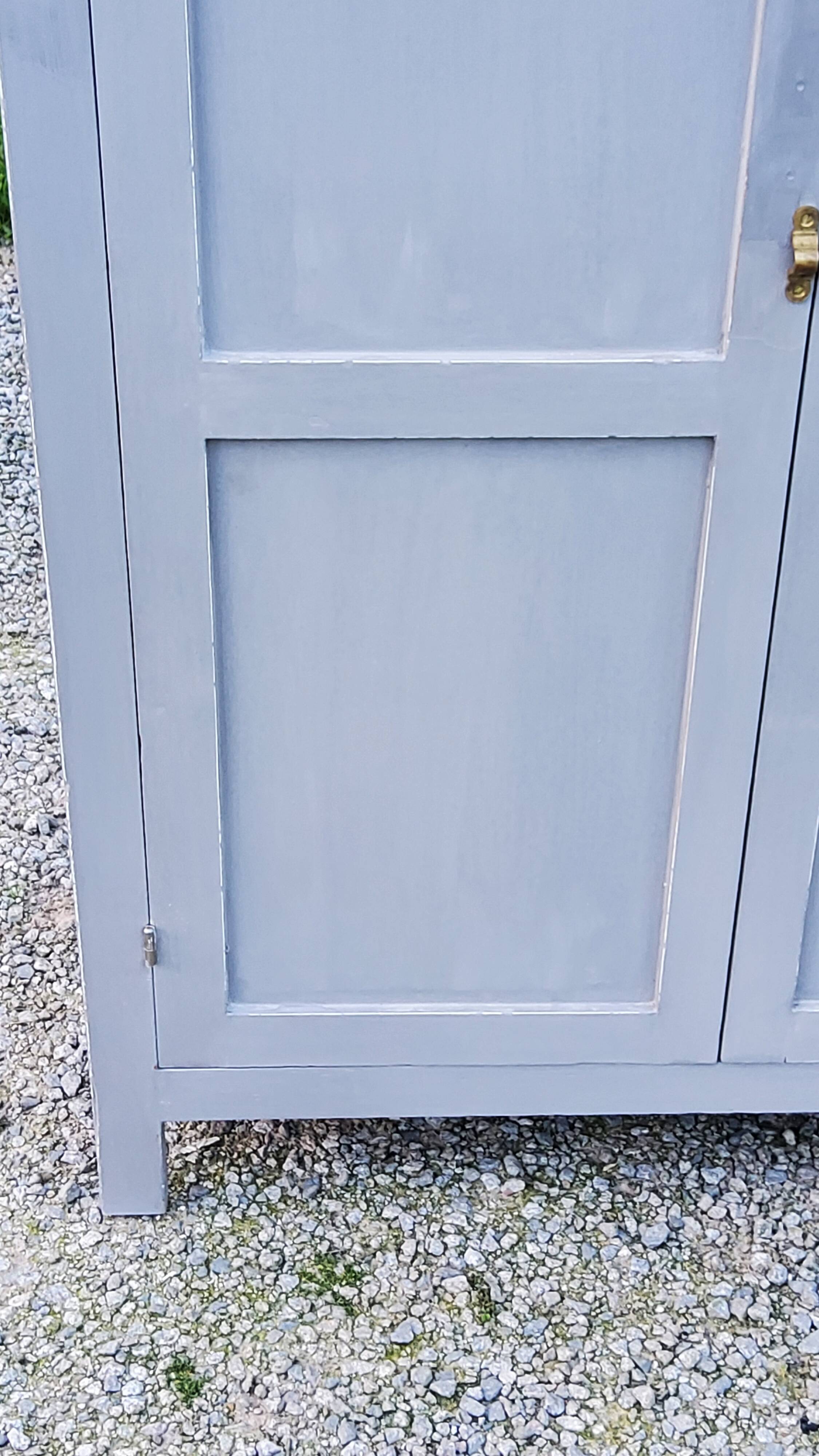 Parisian sideboard at support height from the 30s-50s with gray patina