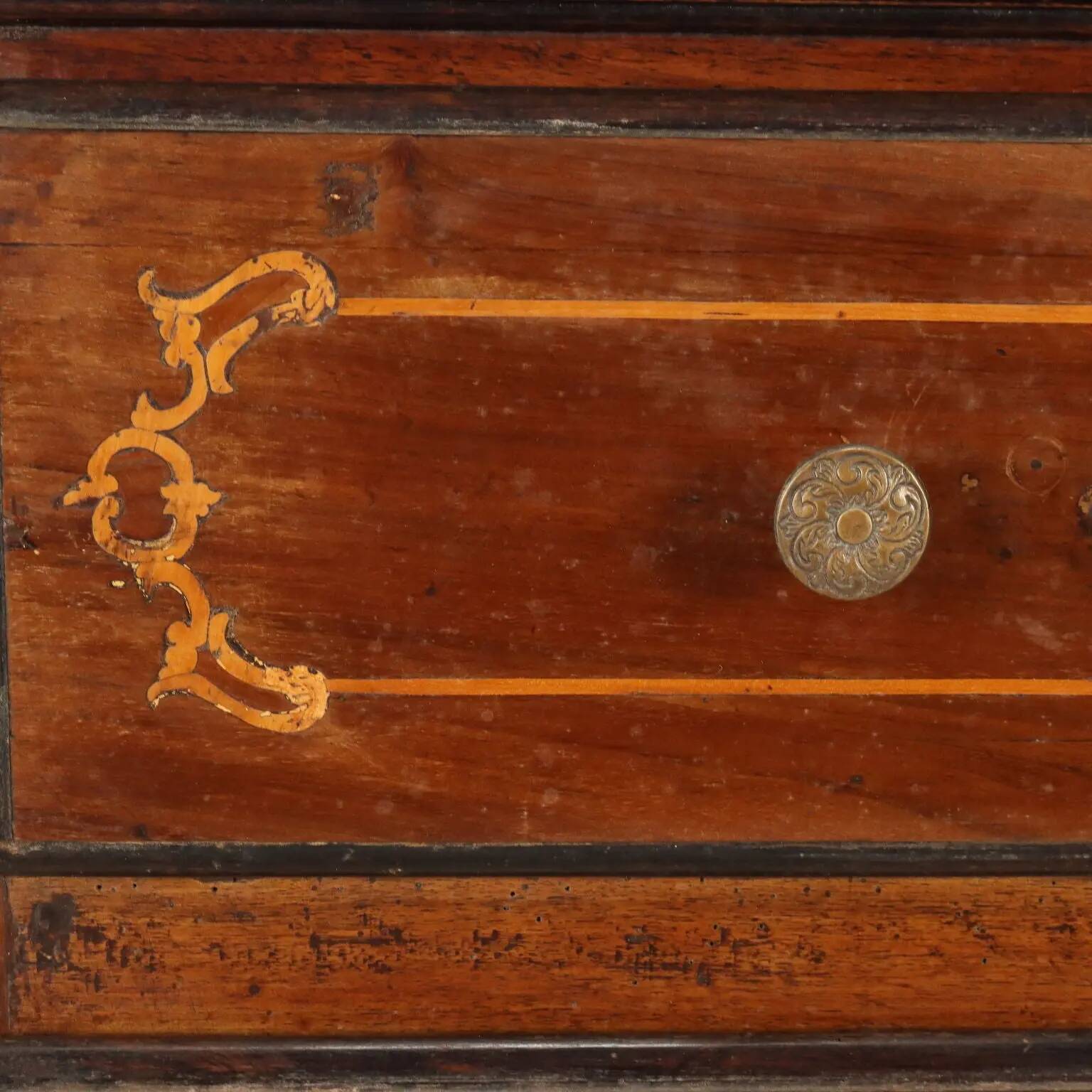 Commode ancienne en noyer 4 tiroirs Italie XVIIIe siècle