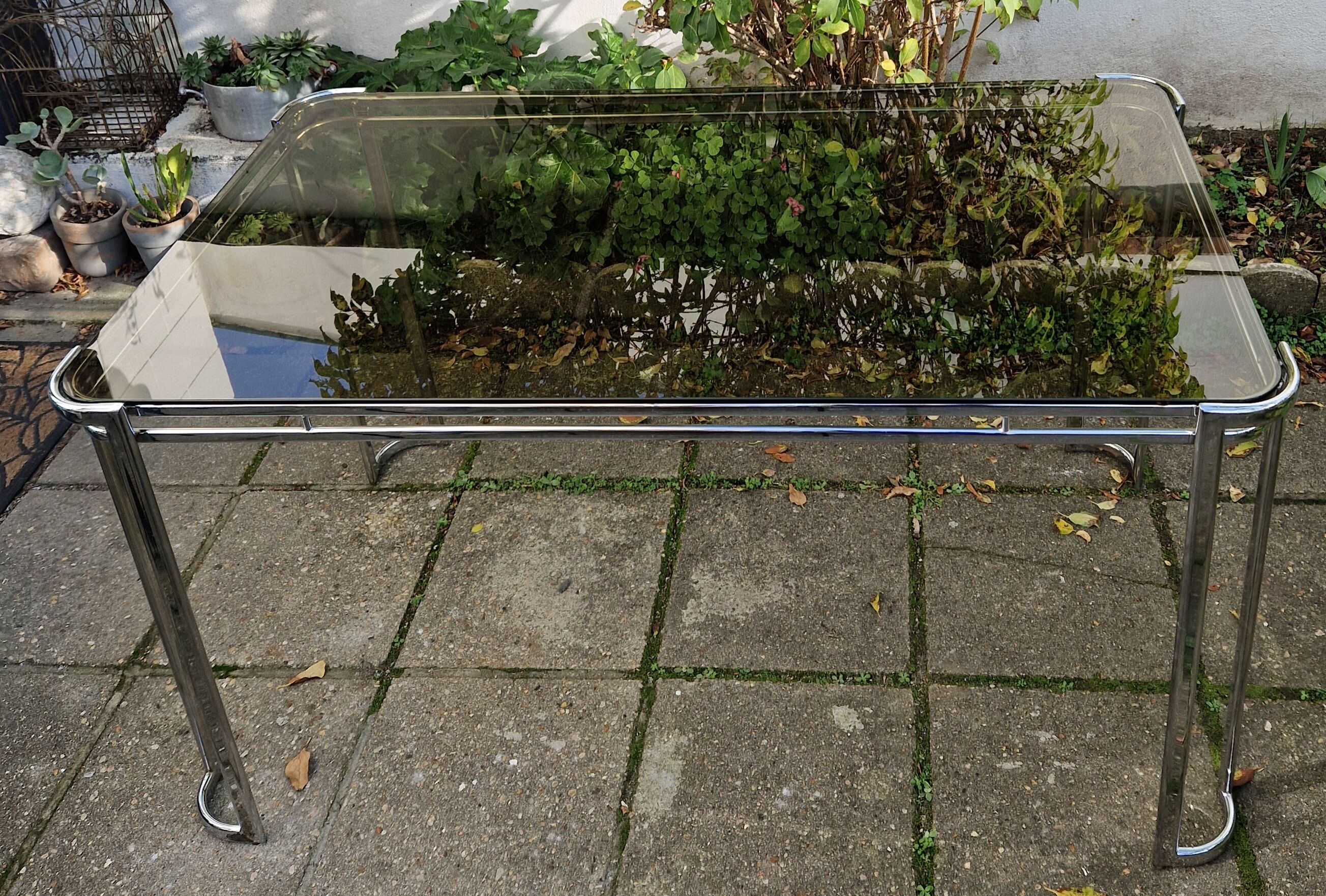 Table en métal chromé 1970 circa