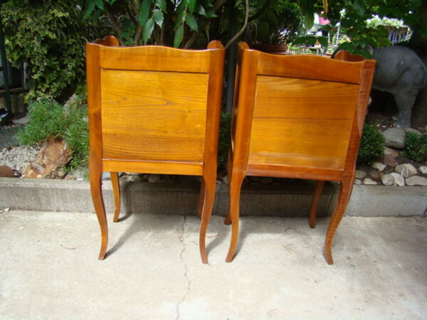 Paire de chevets, ton merisier