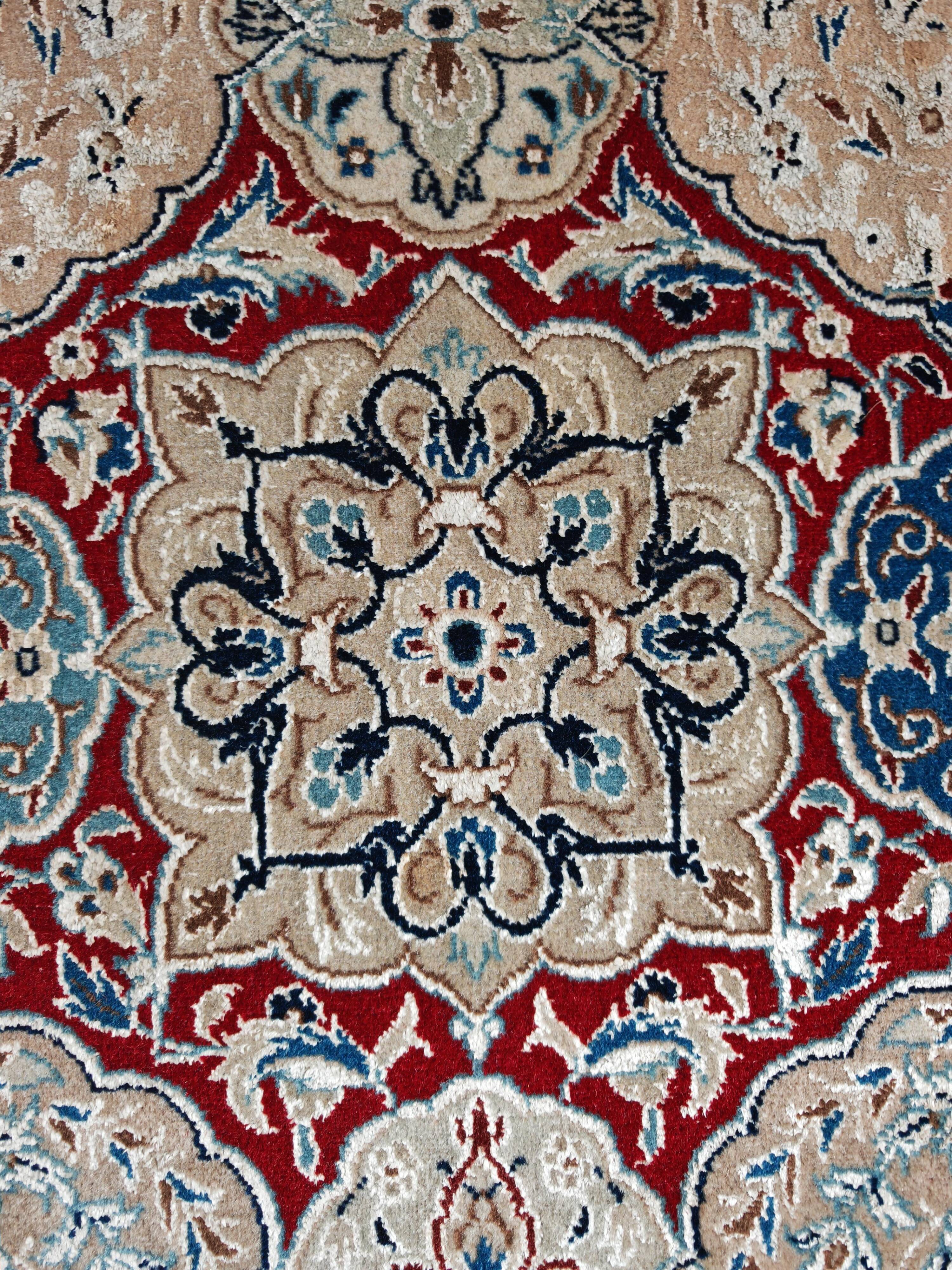 Vintage hand-knotted rug in virgin wool and silk, 1960s.