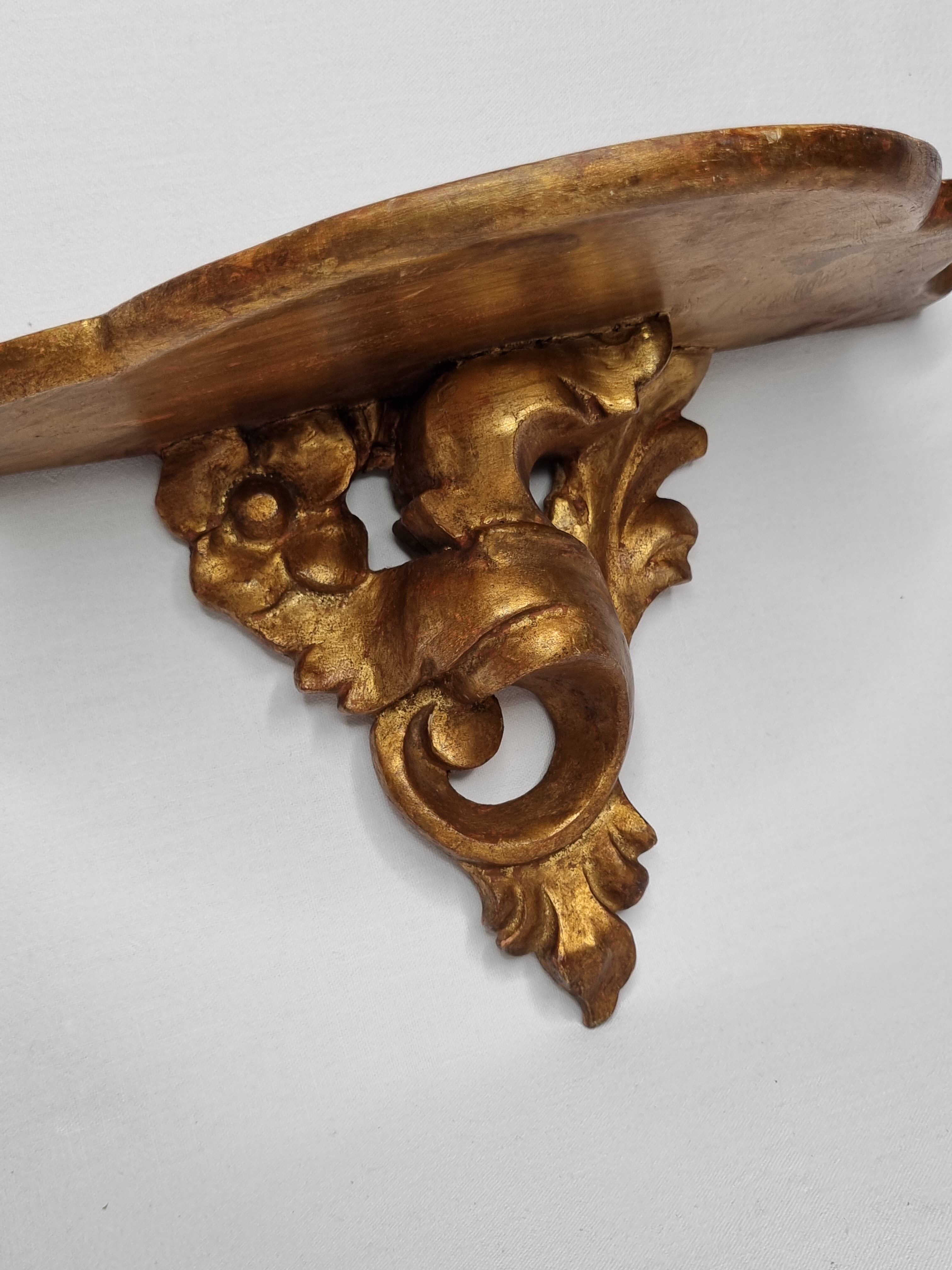 Stucco and gilded wood harness, 30 cm