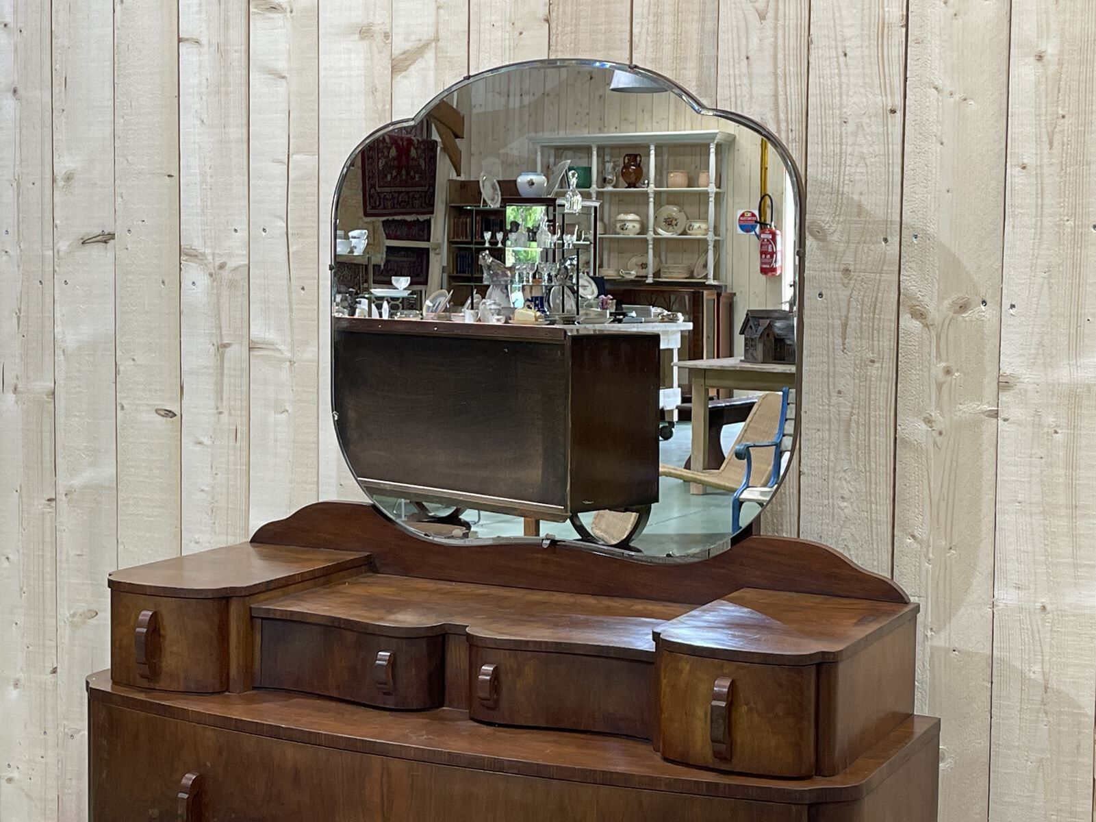 English hairdresser Art Deco walnut