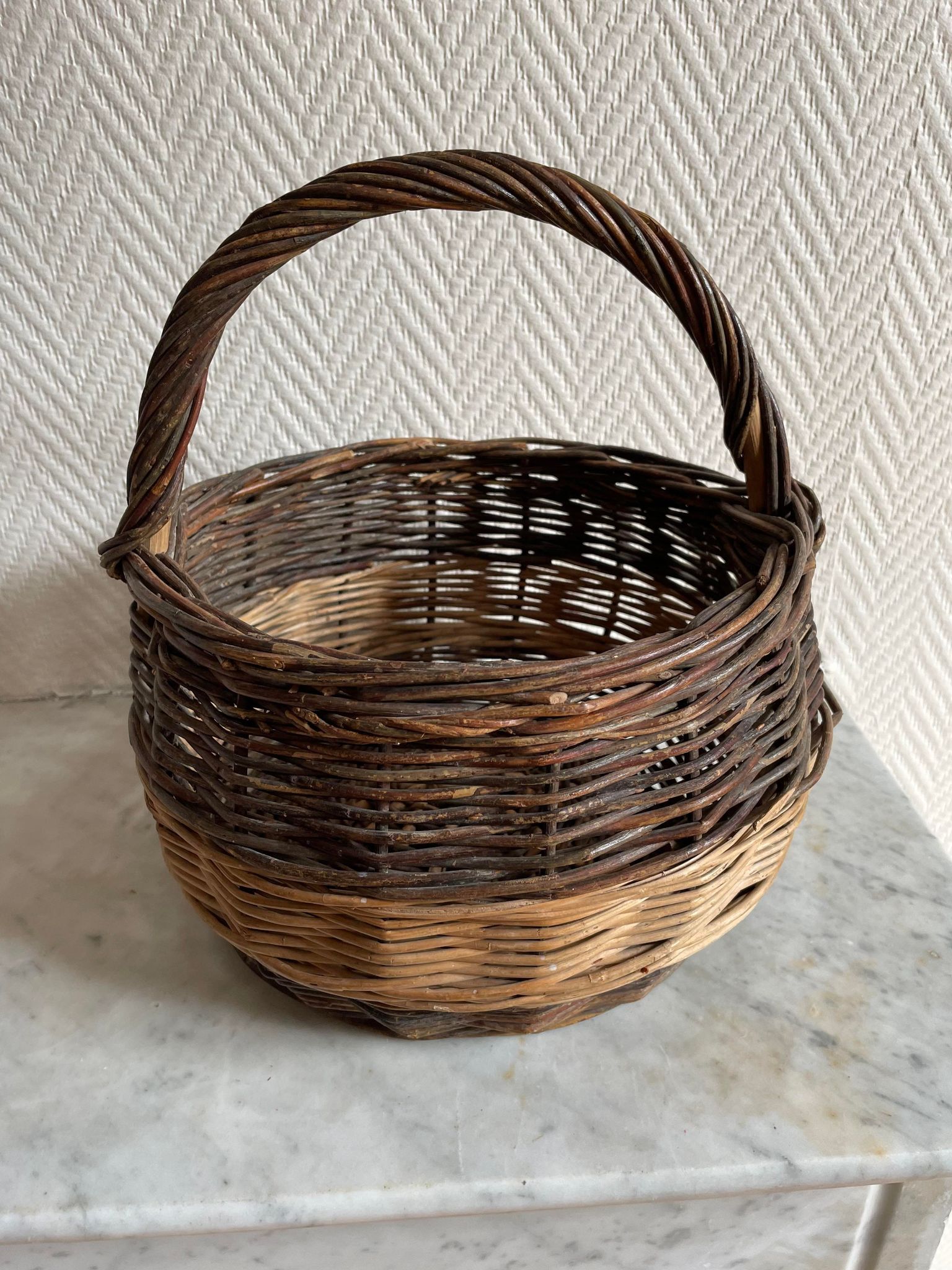Round basket