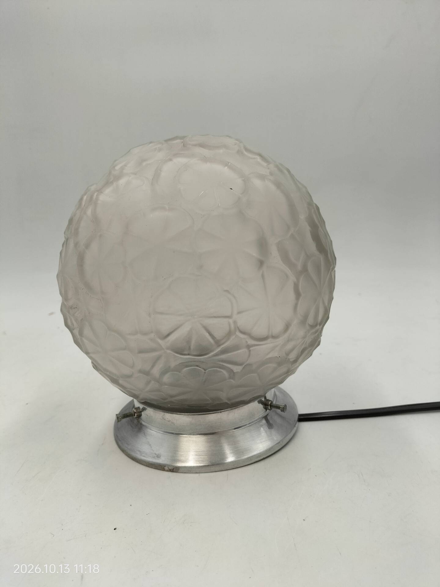 Ball ceiling light