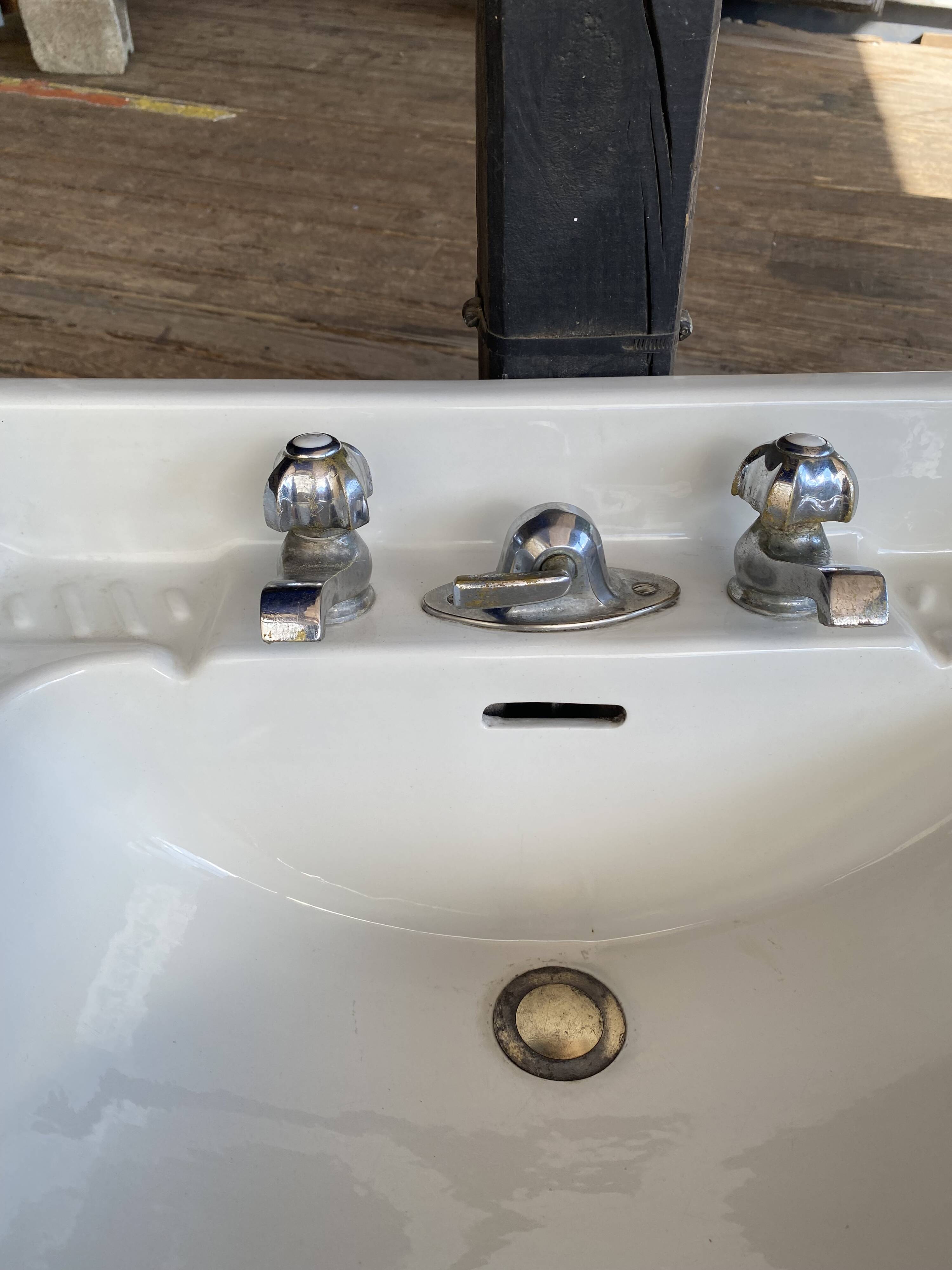 Ancien évier art déco