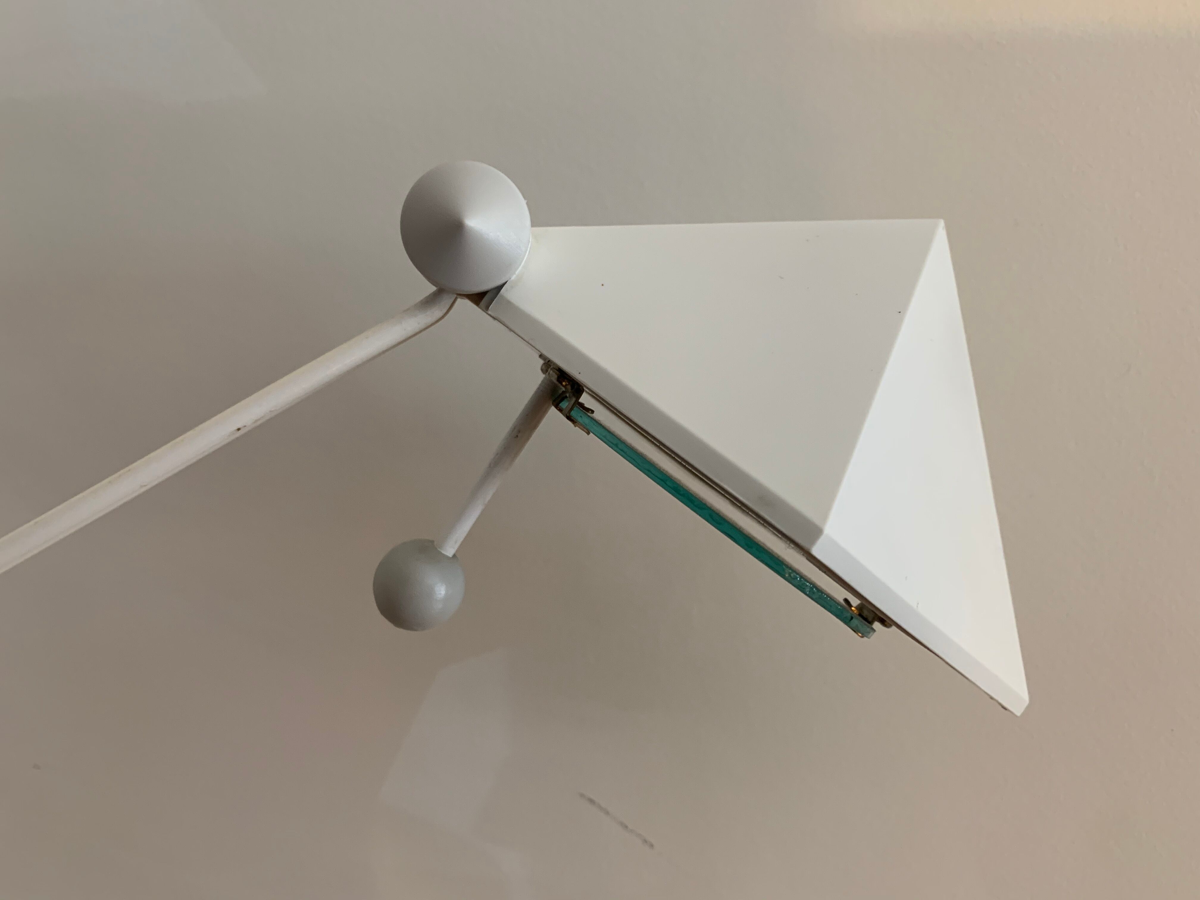 White pyramid desk lamp embnched white pyramid Lungean and Pellmann 1980