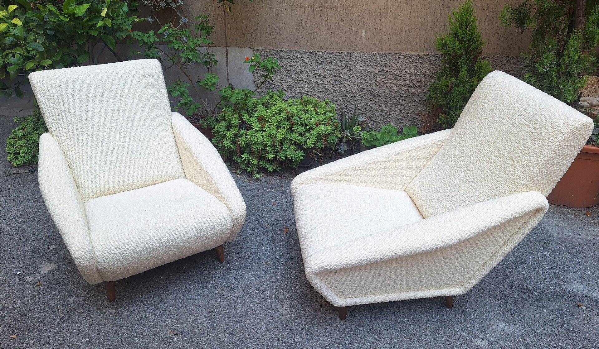 Distex Model Armchairs in White Boucle by Gio Ponti for Manifattura Artigianale Italiana, 1990s, Set of 2