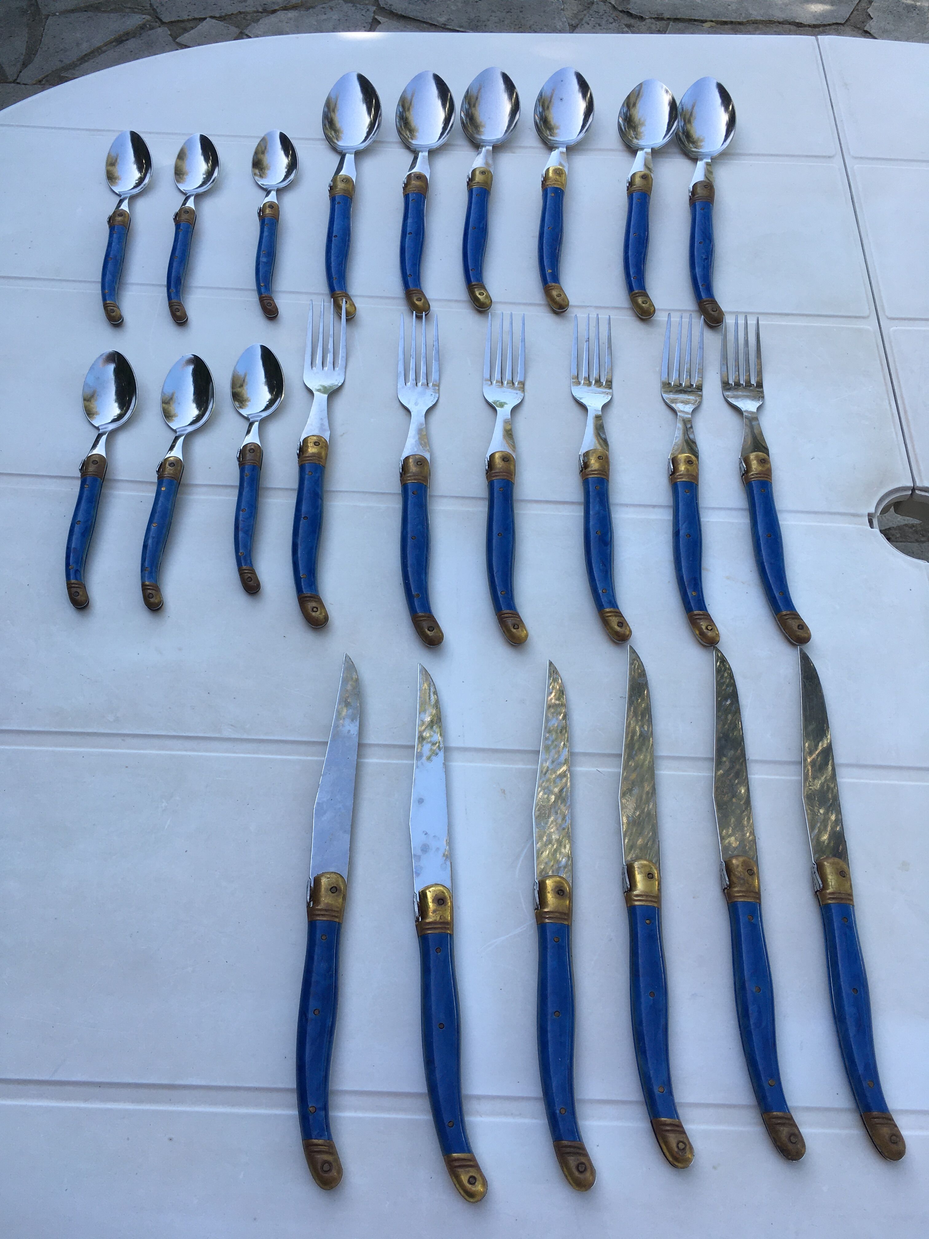 Ménagère vintage Laguiole 24 pièces