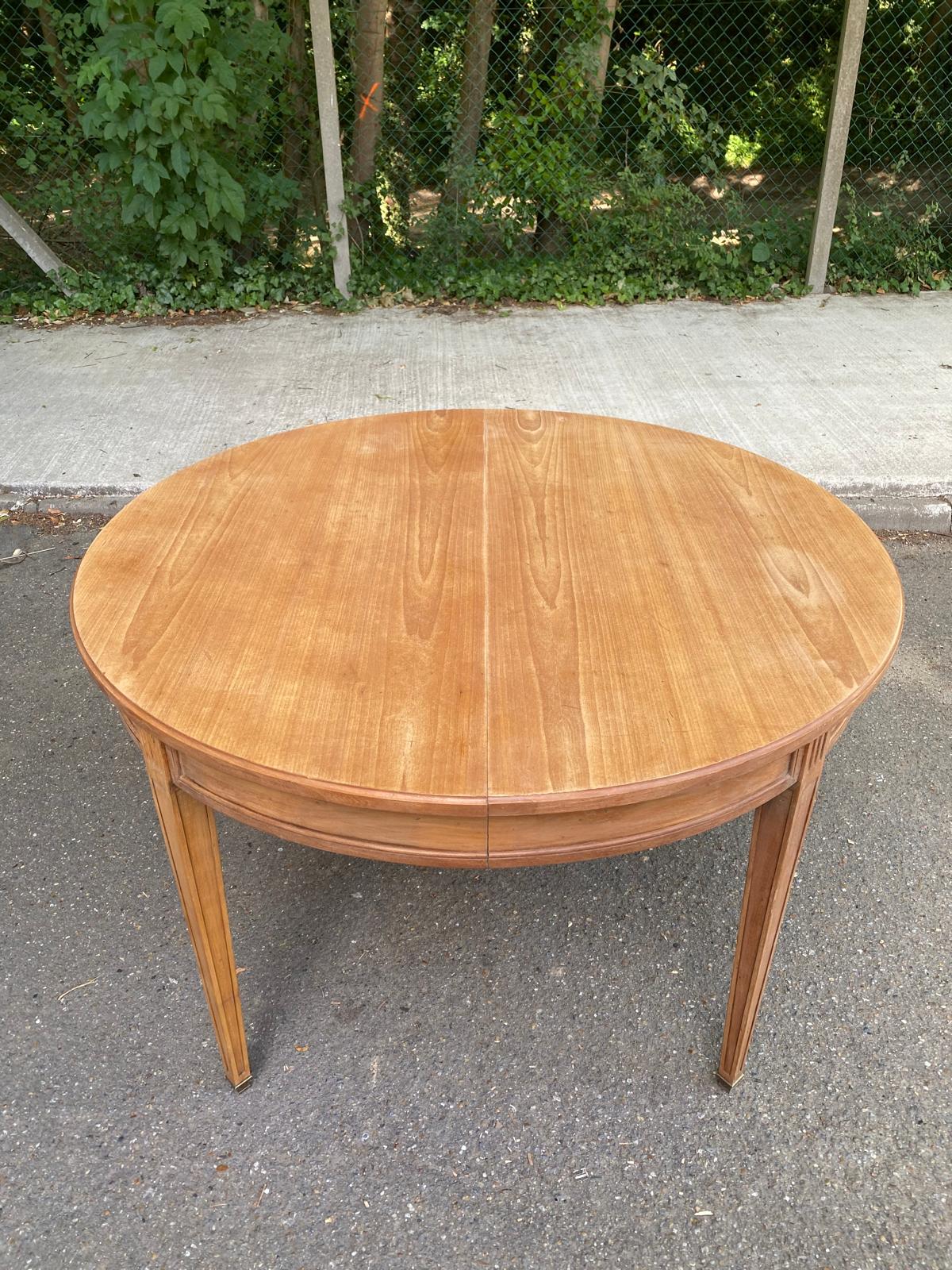 Louis XVI round extendable dining table renovated 230cm 19th century