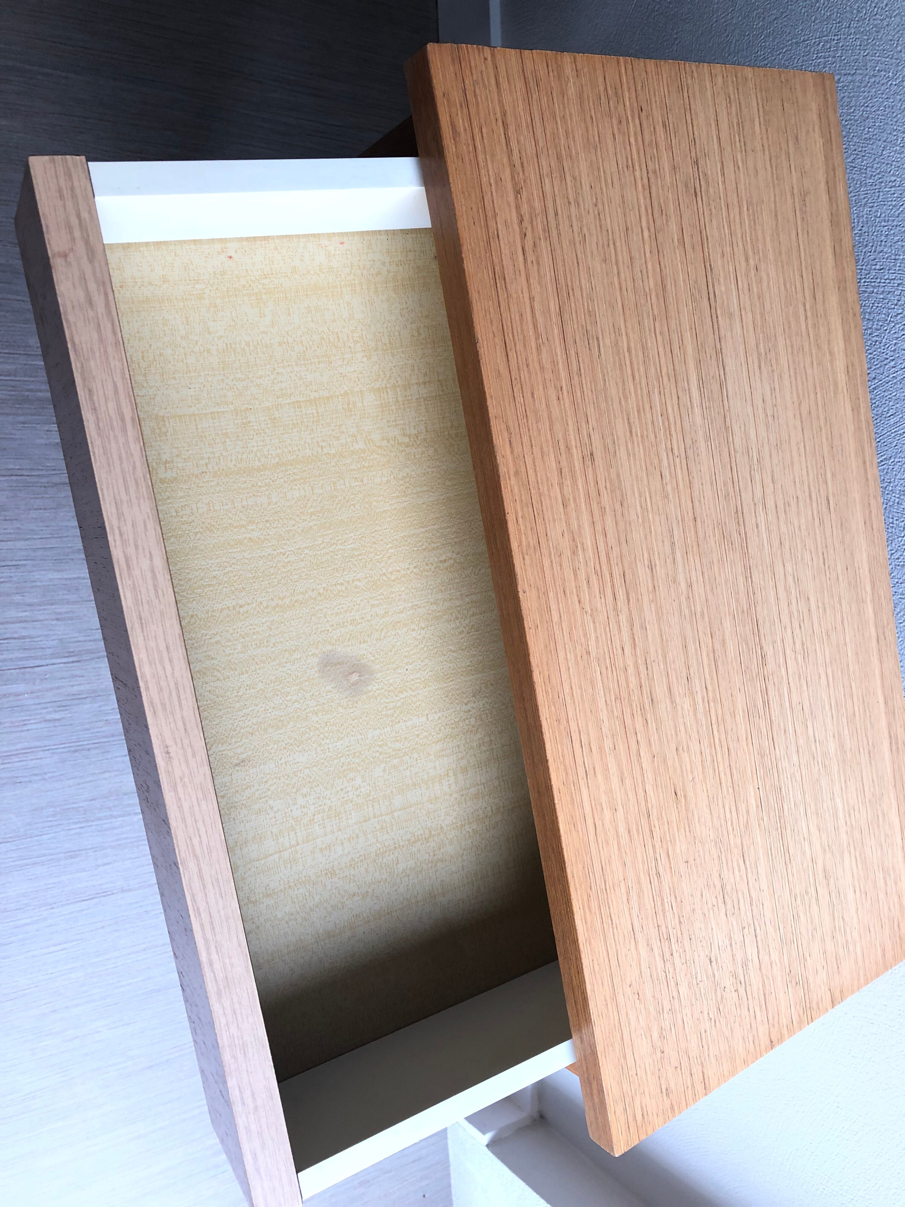 Bedside compass feet