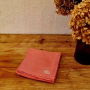 Set of 4 embroidered pink napkins.
