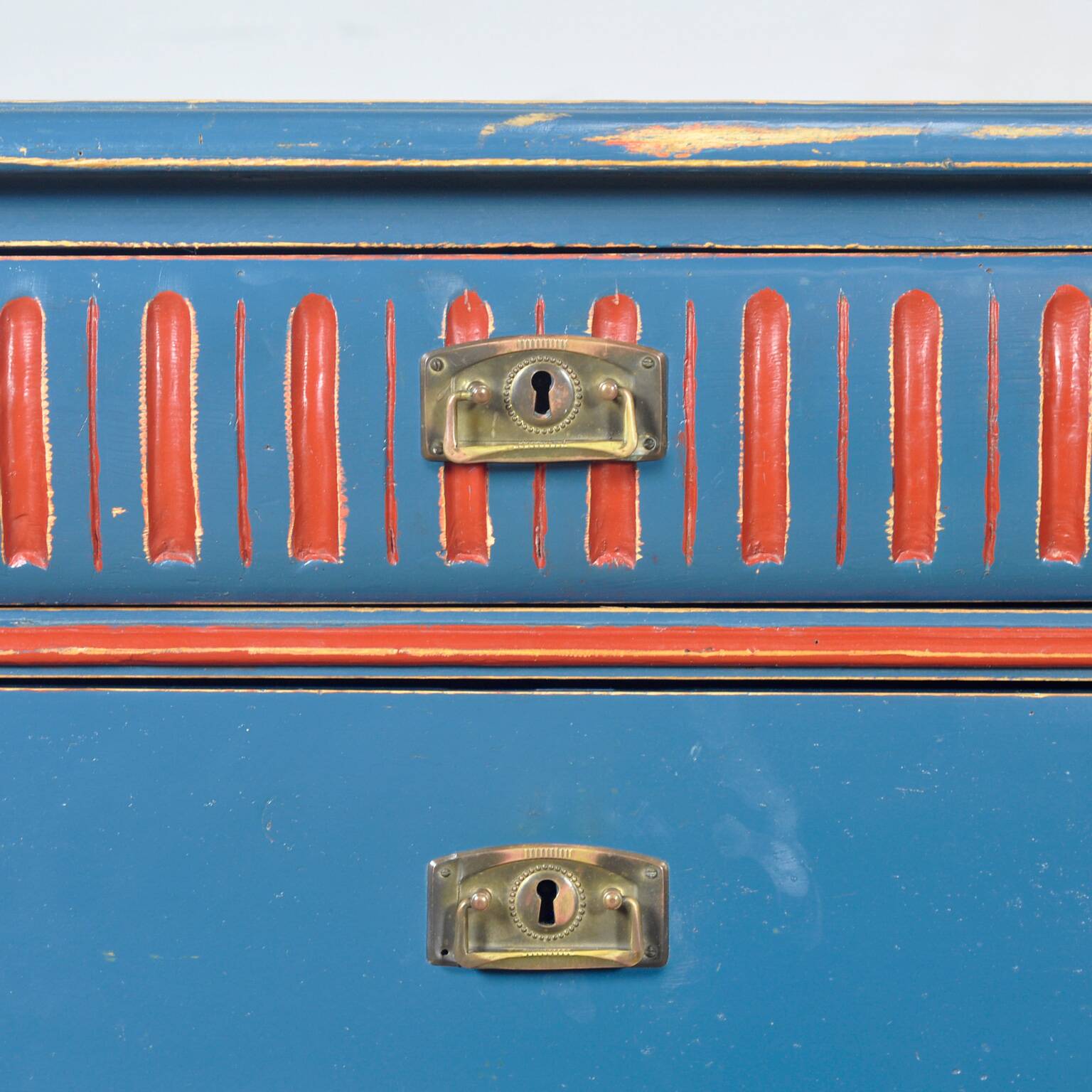 Pine chest of drawers, circa 1925