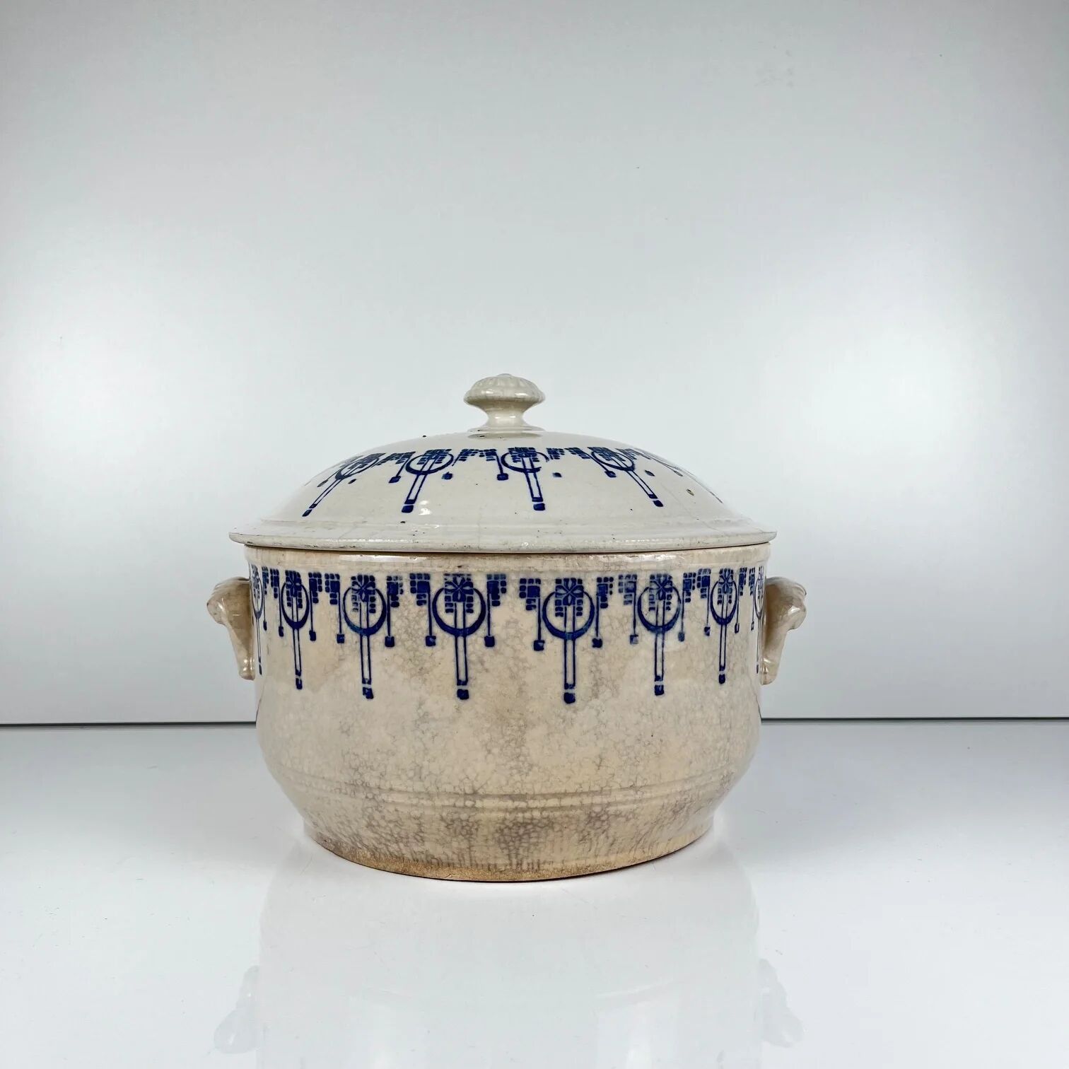 Old stoneware hot water bottle / casserole from Saint Uze, blue decoration, early 20th century.