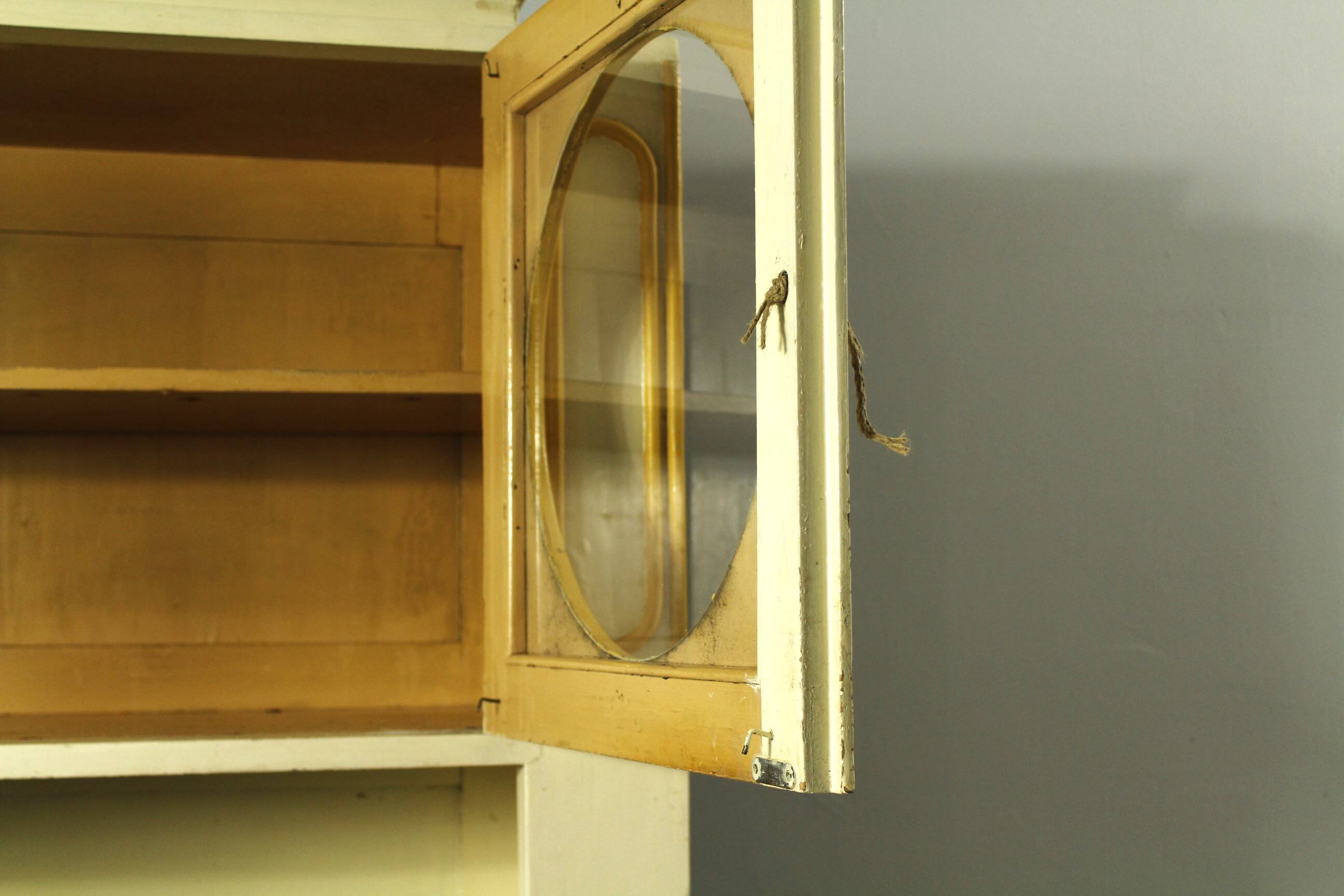Armoire de cuisine rondocubiste, République tchèque, années 1920