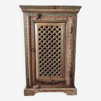 Small oriental piece of furniture