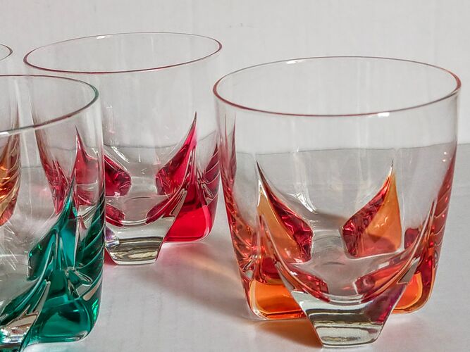 Cinq verres à whisky bicolores vintages