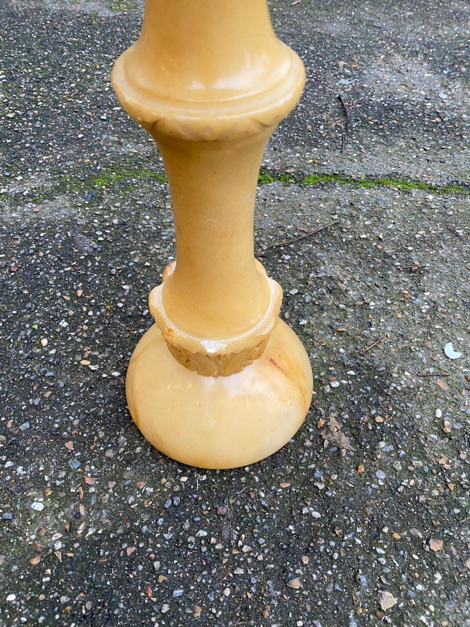 Sellette ronde pied central en marbre albâtre sculpté 52cm
