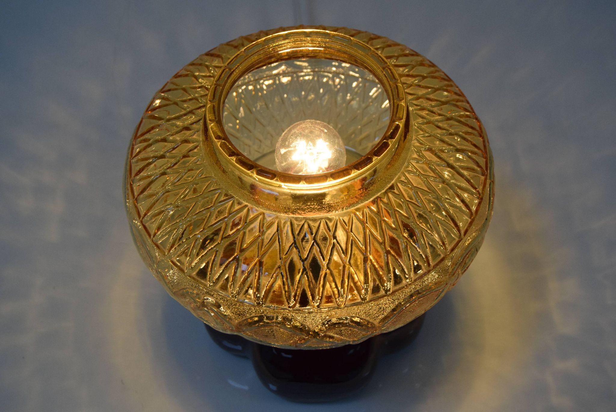 Lampe de table en céramique du milieu du siècle années 1960.