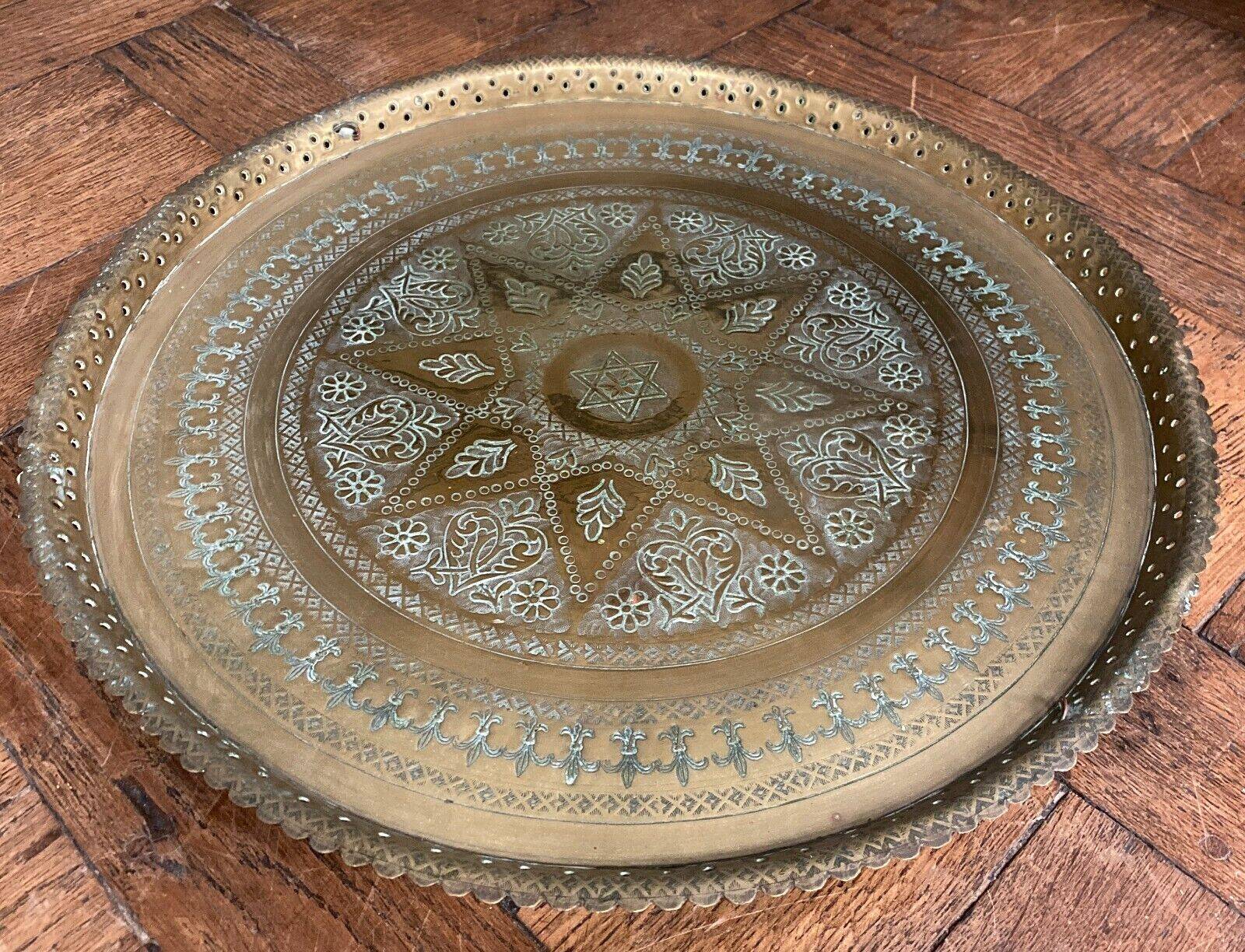 Oriental tea tray in brass or copper, pretty 20th century filigree work