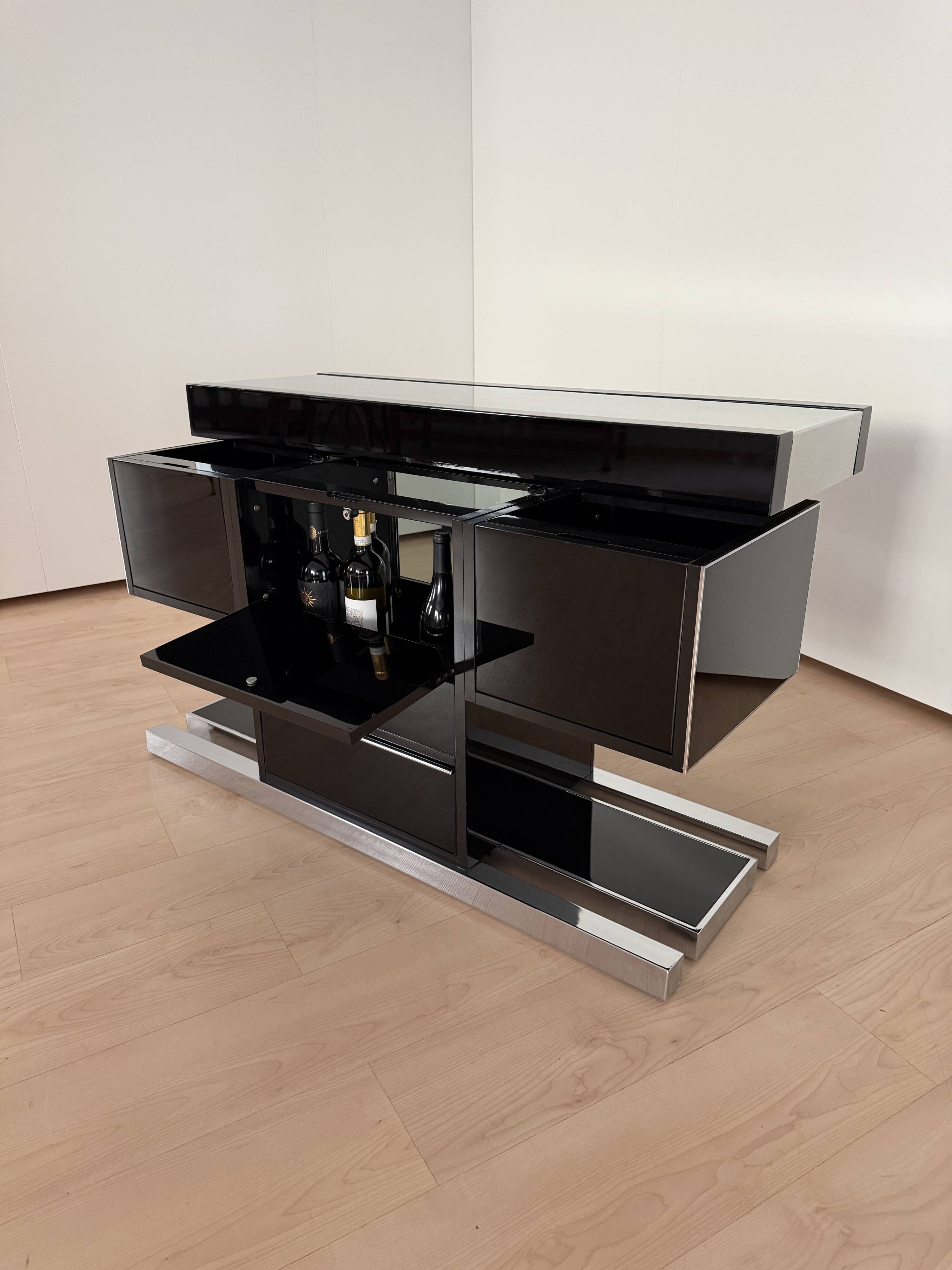 Willy Rizzo Dry Bar, Black Lacquer, Chrome, Leather, Italy circa 1970