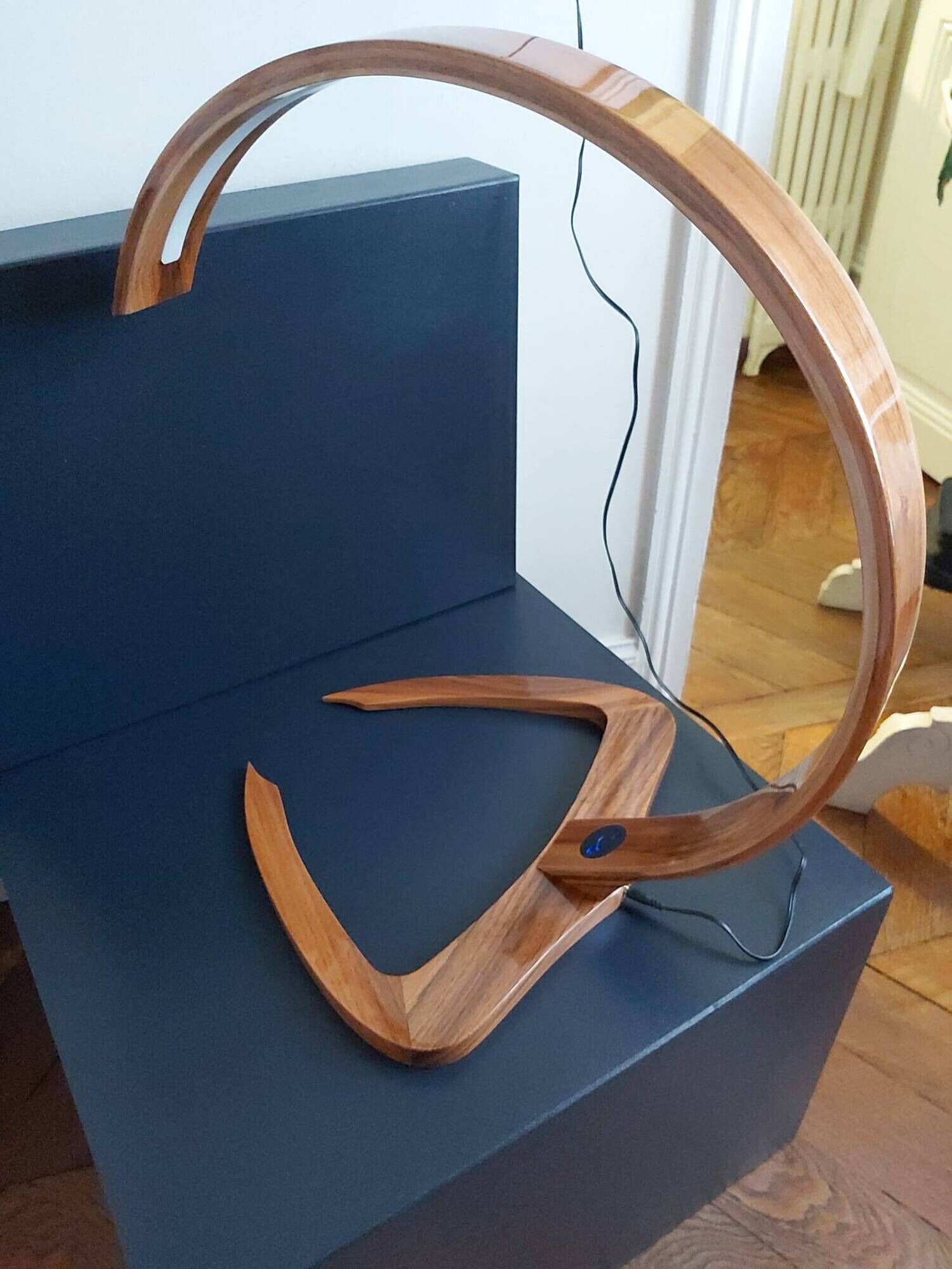 Scorpio table lamp, solid walnut, design matevž klopčič (m-interi)