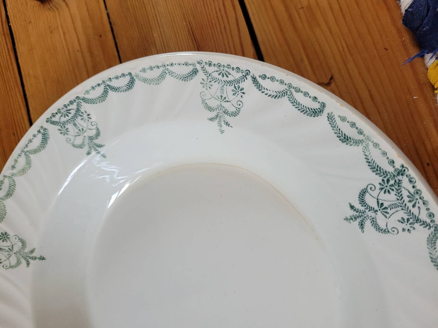 Large hollow dish Moulin des Loups et Hamage 451D