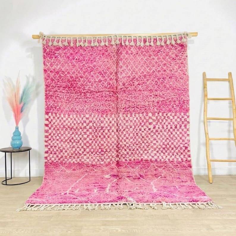Magnificent pink Berber rug for your traditional space 2/3 m.