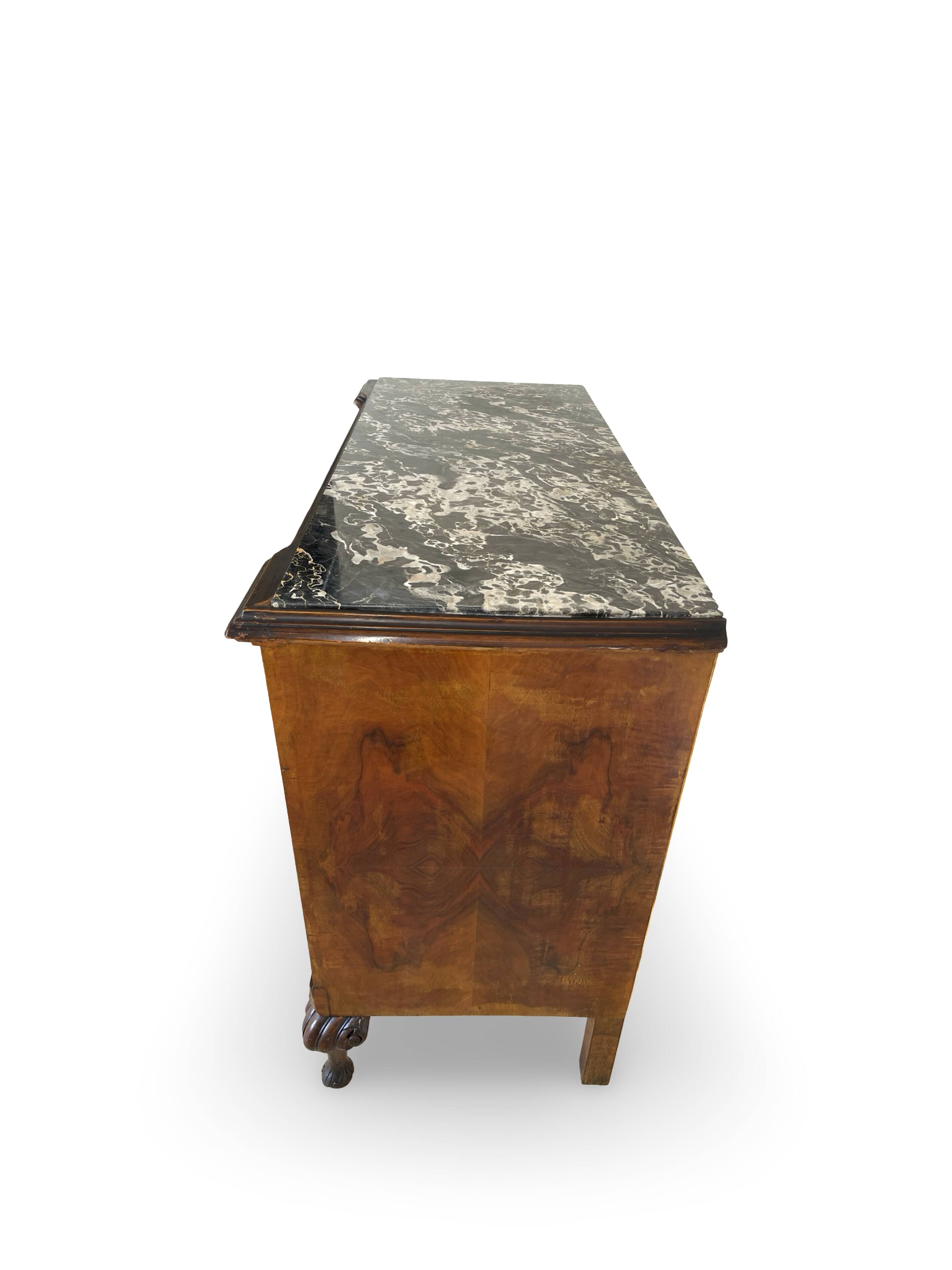 An Italian chest of drawers from the 1940s.