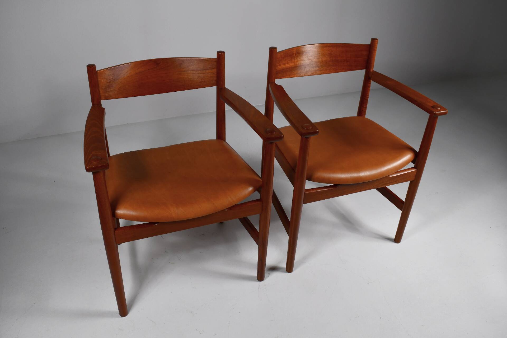 Hans Wegner CH-39 with armrests by Carl Hansen. 1962