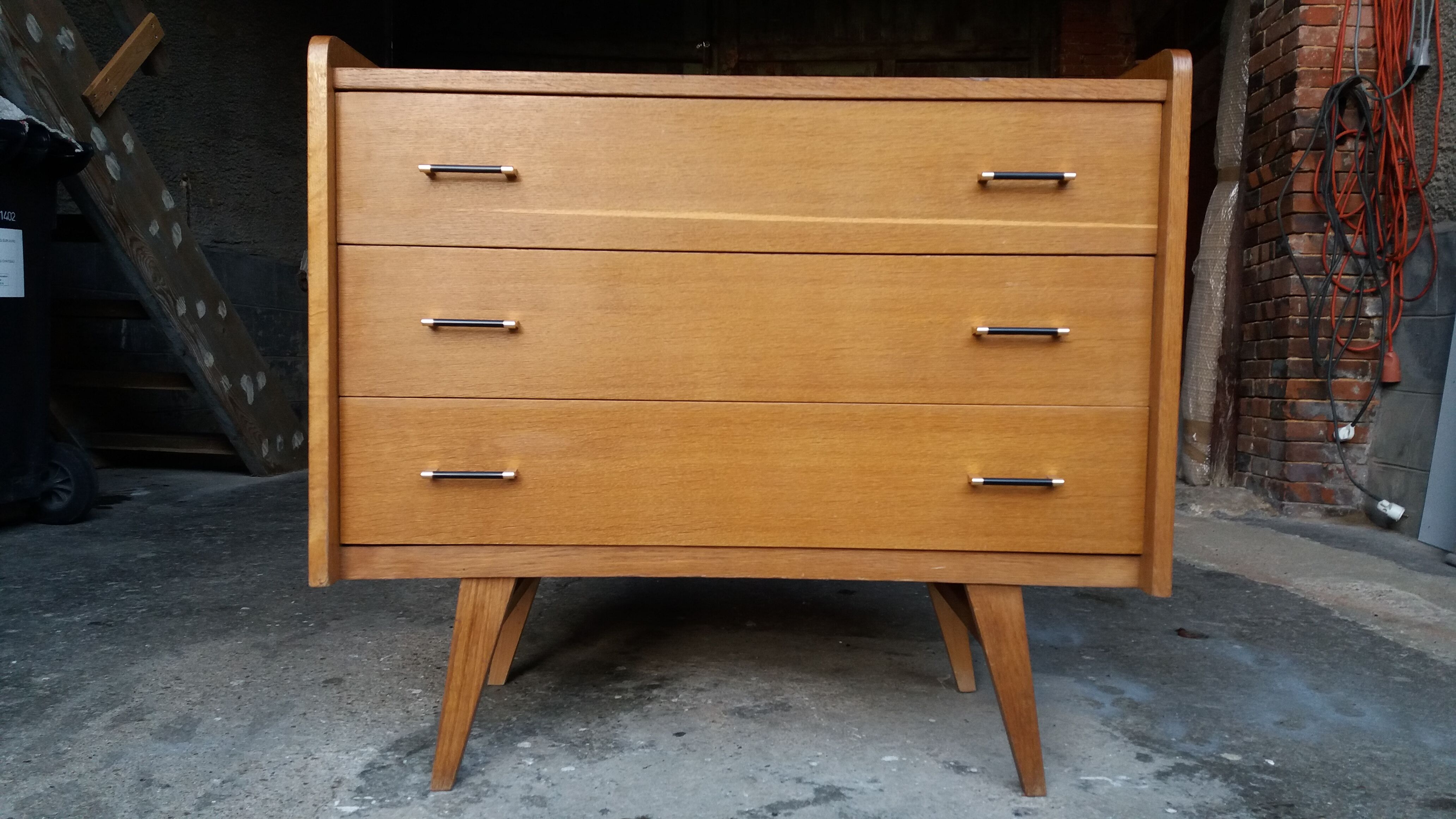 Dresser compass feet, 50s