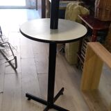 Table eats standing