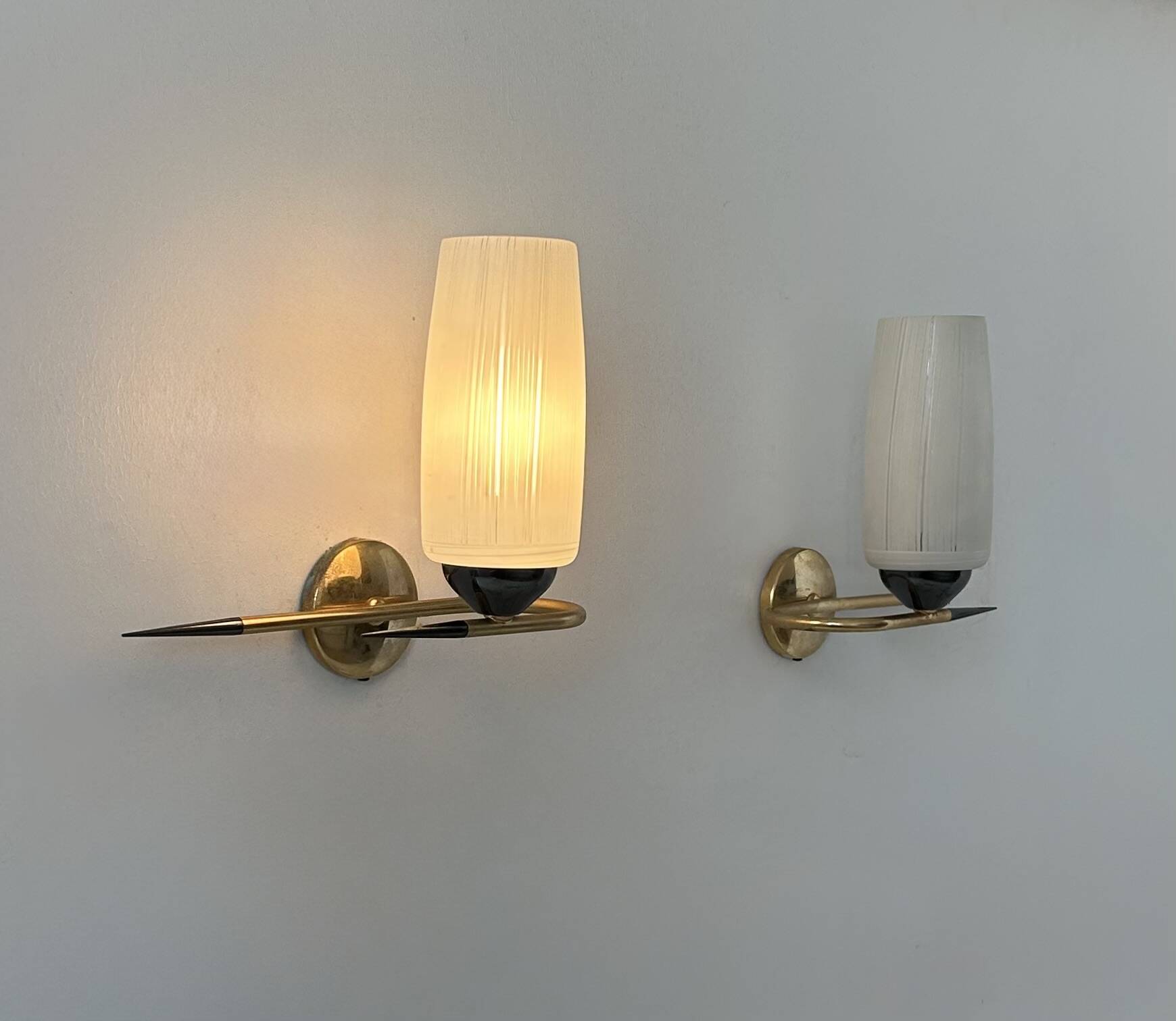 Paire d'appliques vintage laiton et verre, France, 1950