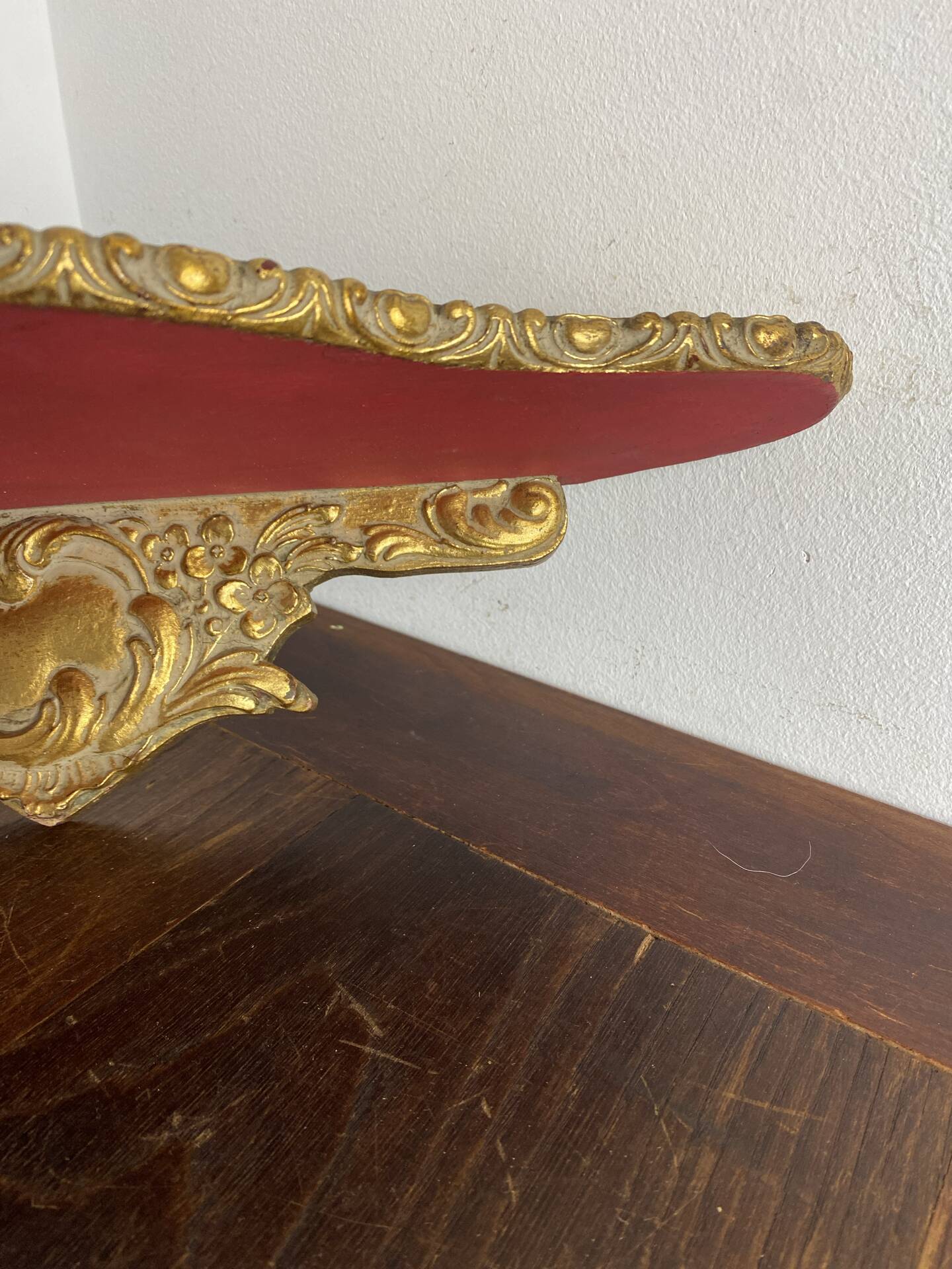 Console murale de style baroque en bois doré