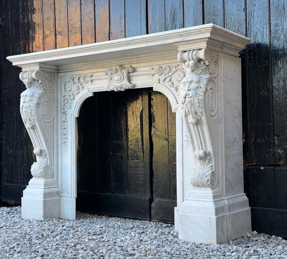 Napoleon III fireplace in white statuary Carrara marble, circa 1880.