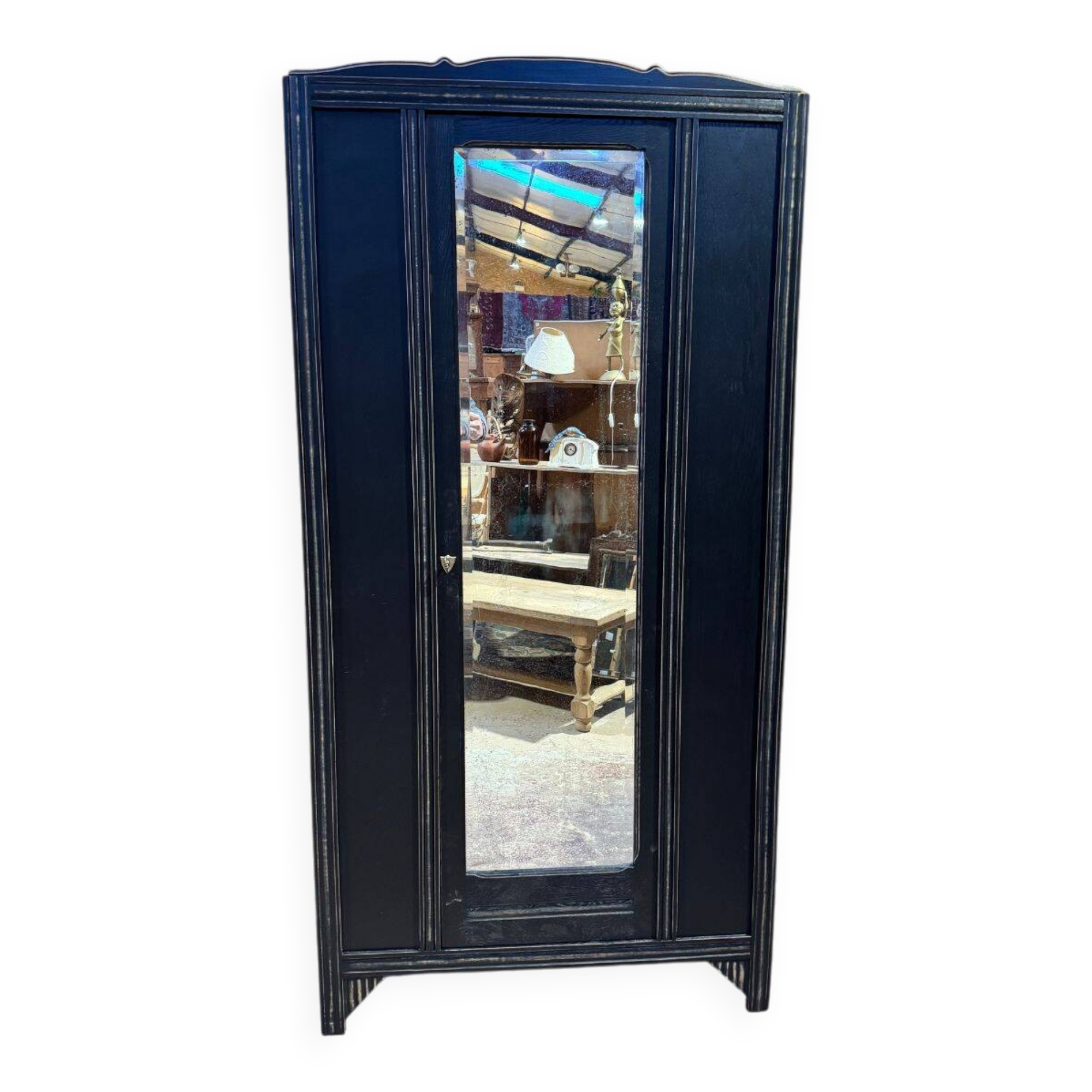 Refurbished antique bonnetière