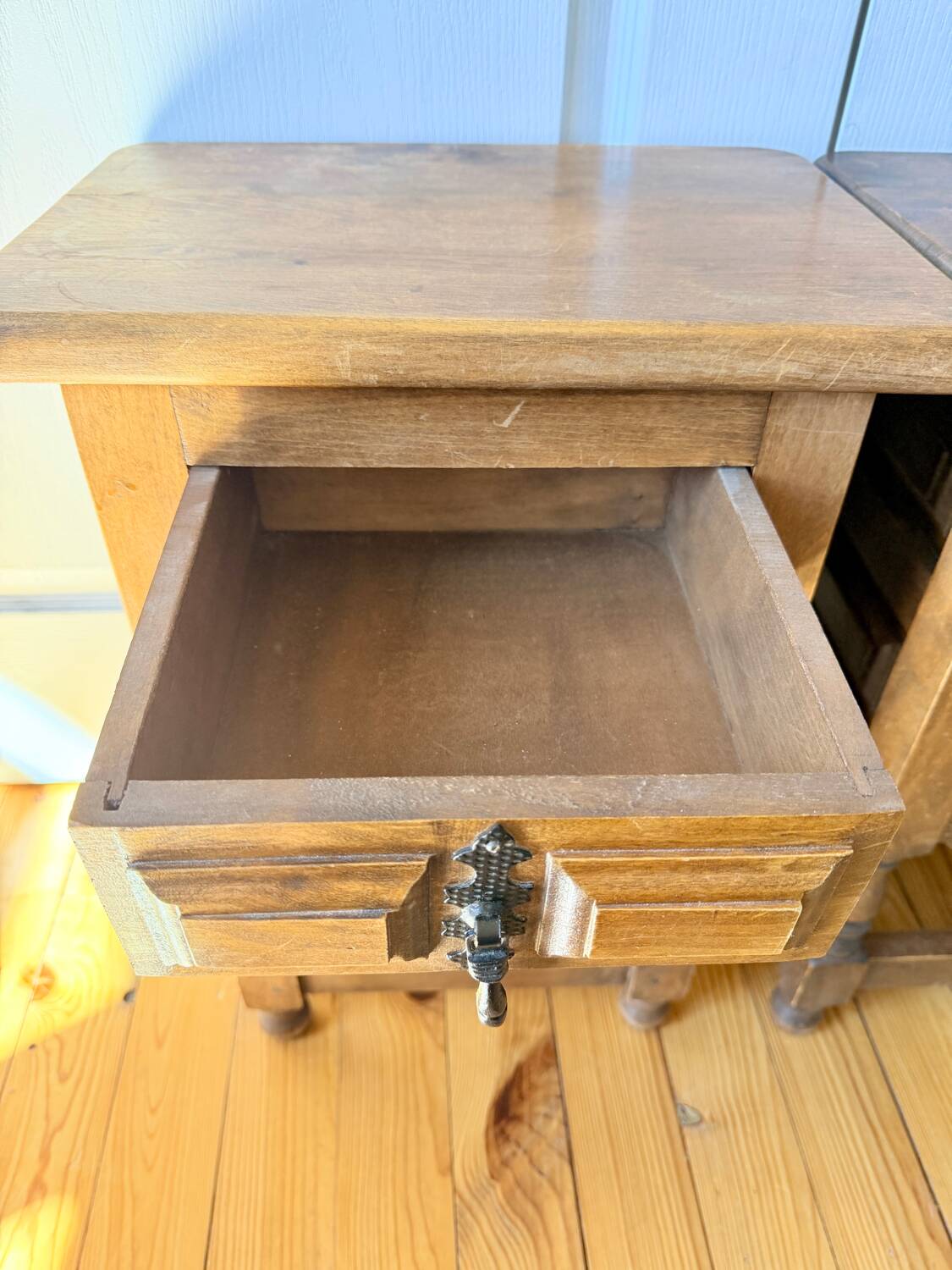 2 tables de chevet à tiroirs, style brutaliste colonial espagnol, 1950