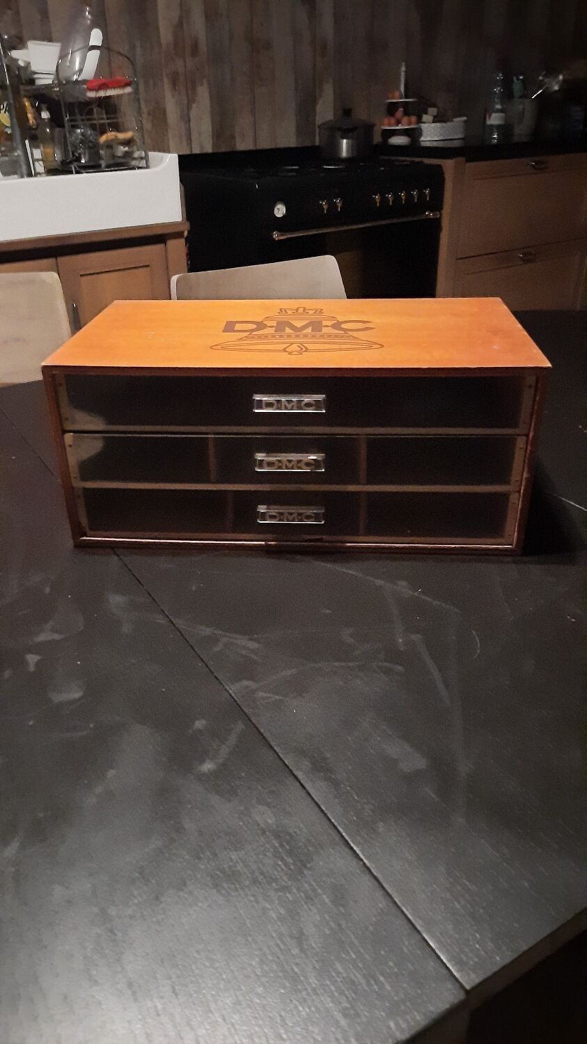 Meuble de mercerie DMC