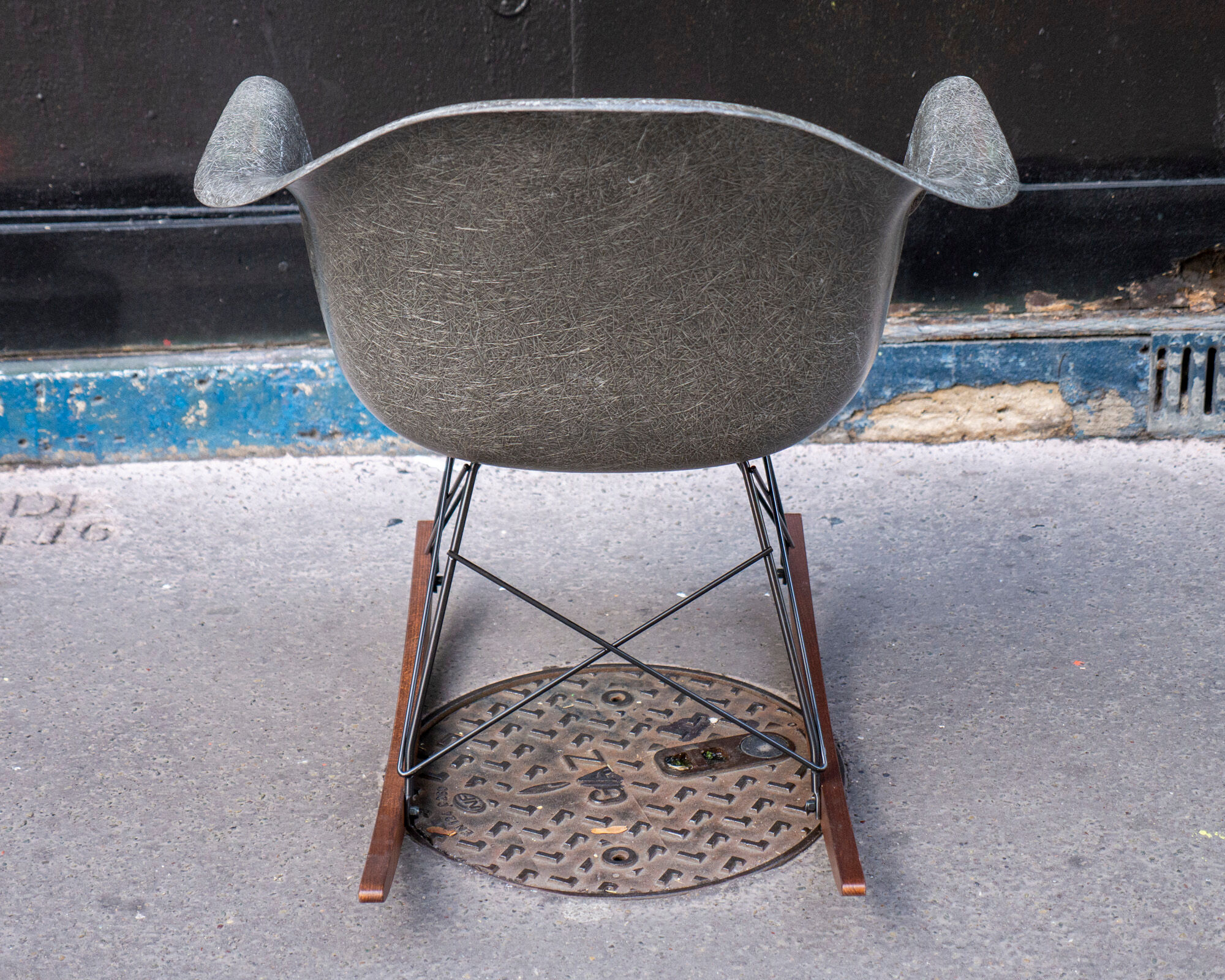 Rocking chair Elephant grey de Charles & Ray Eames pour Herman Miller