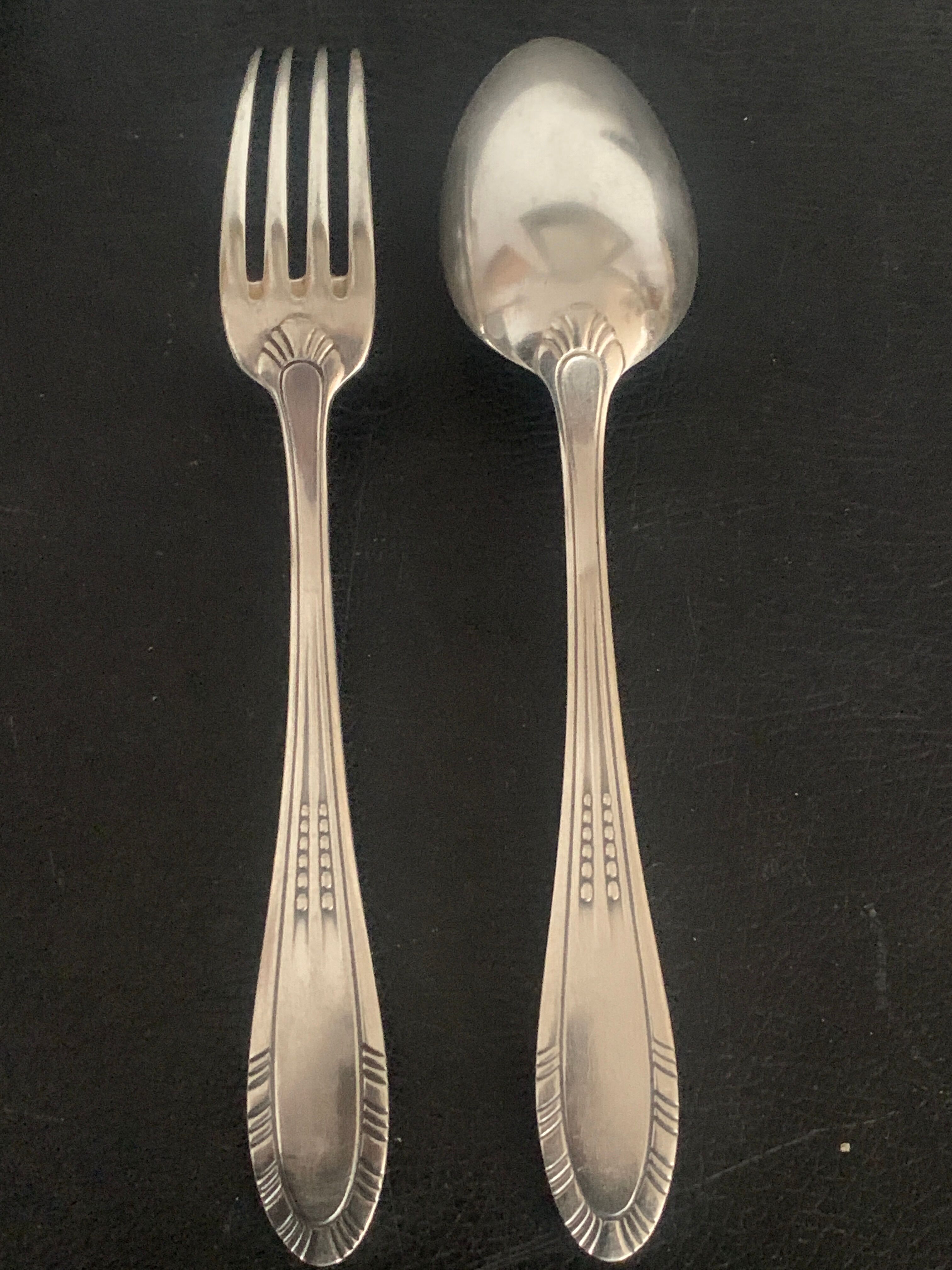 silver metal cutlery
