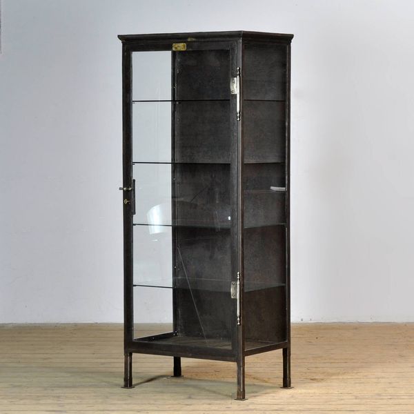Cabinet médical en fer poli, années 1910