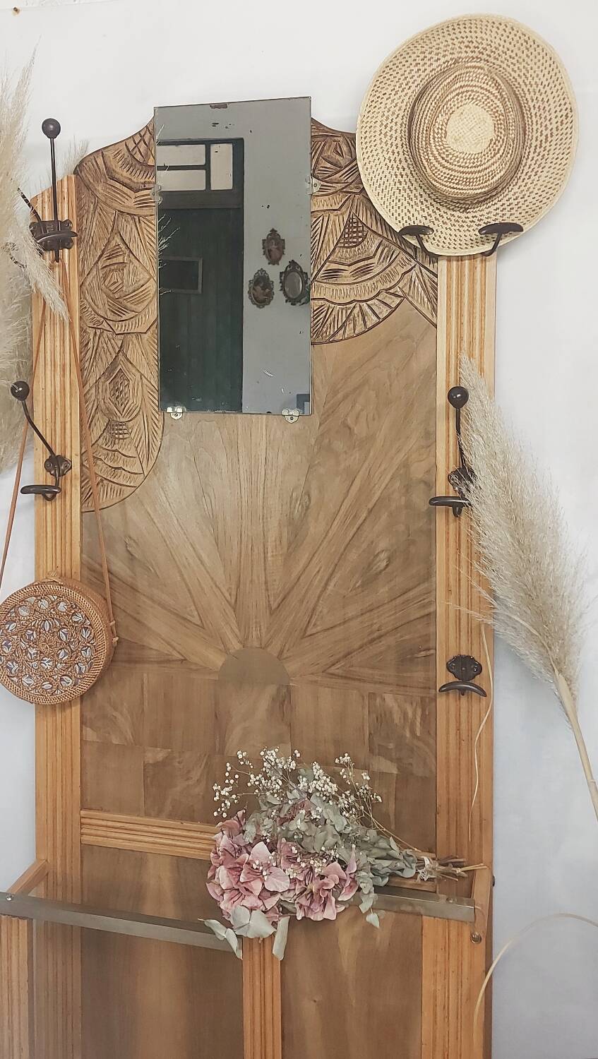 Art deco locker room