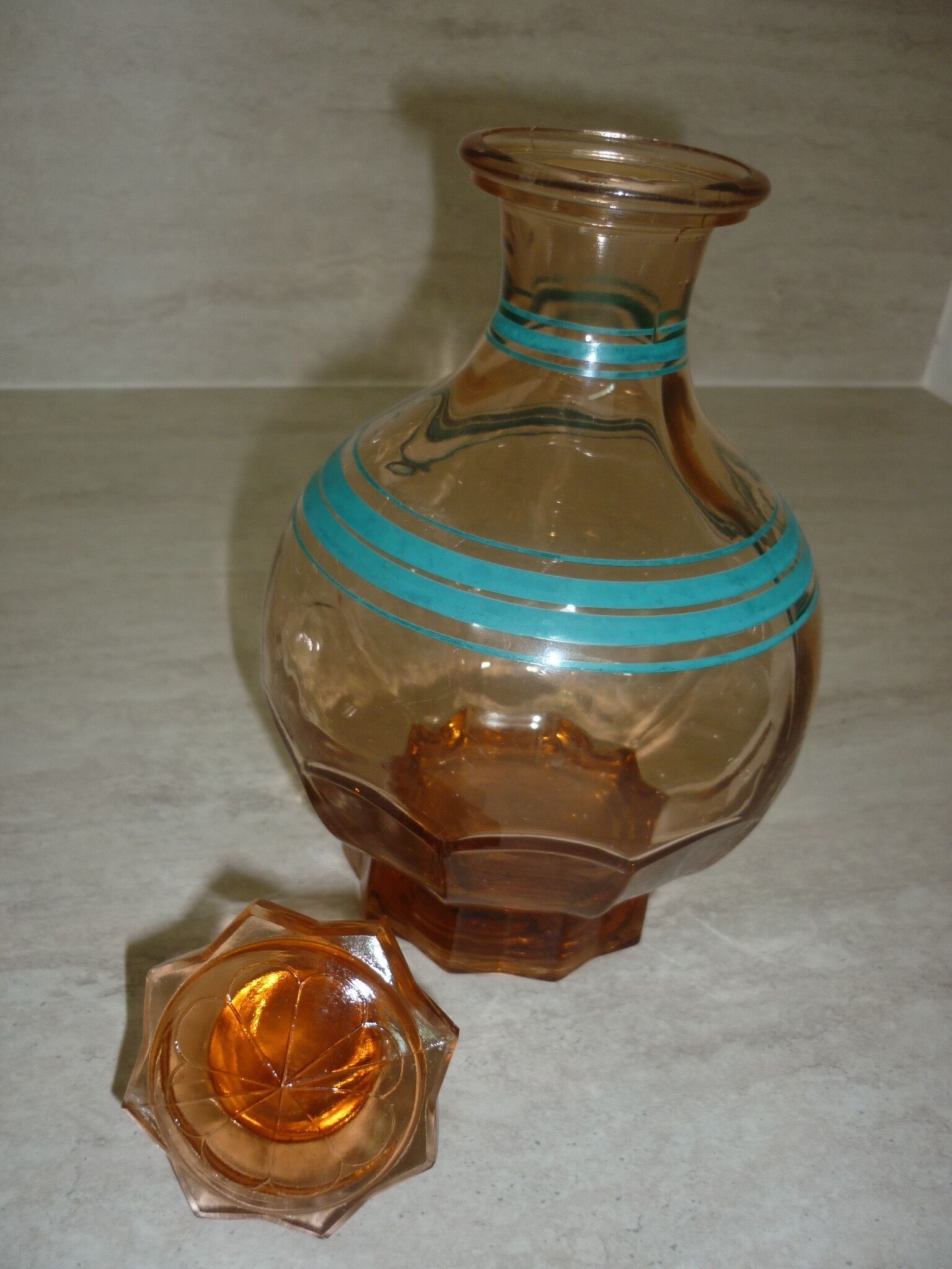 Art Deco carafe in pink transparent glass with cap