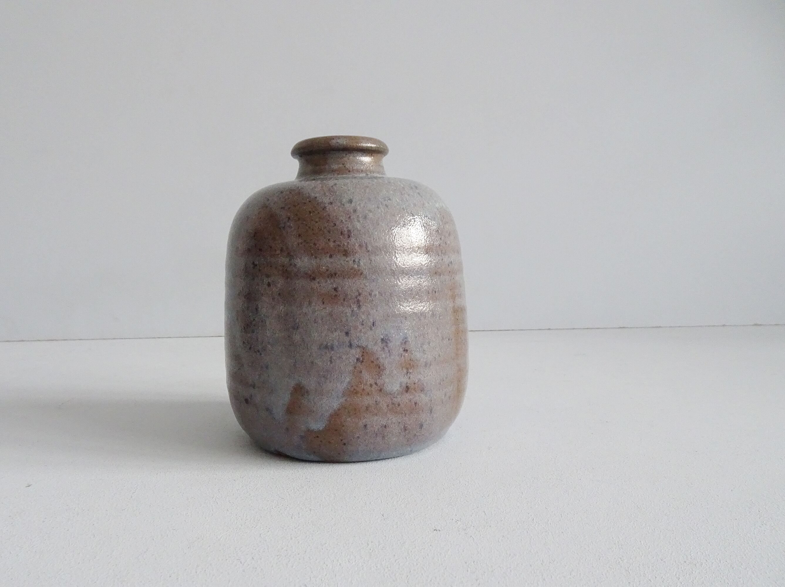 Vase in blau braun, Mid Century Keramik, bauchige Blumenvase
