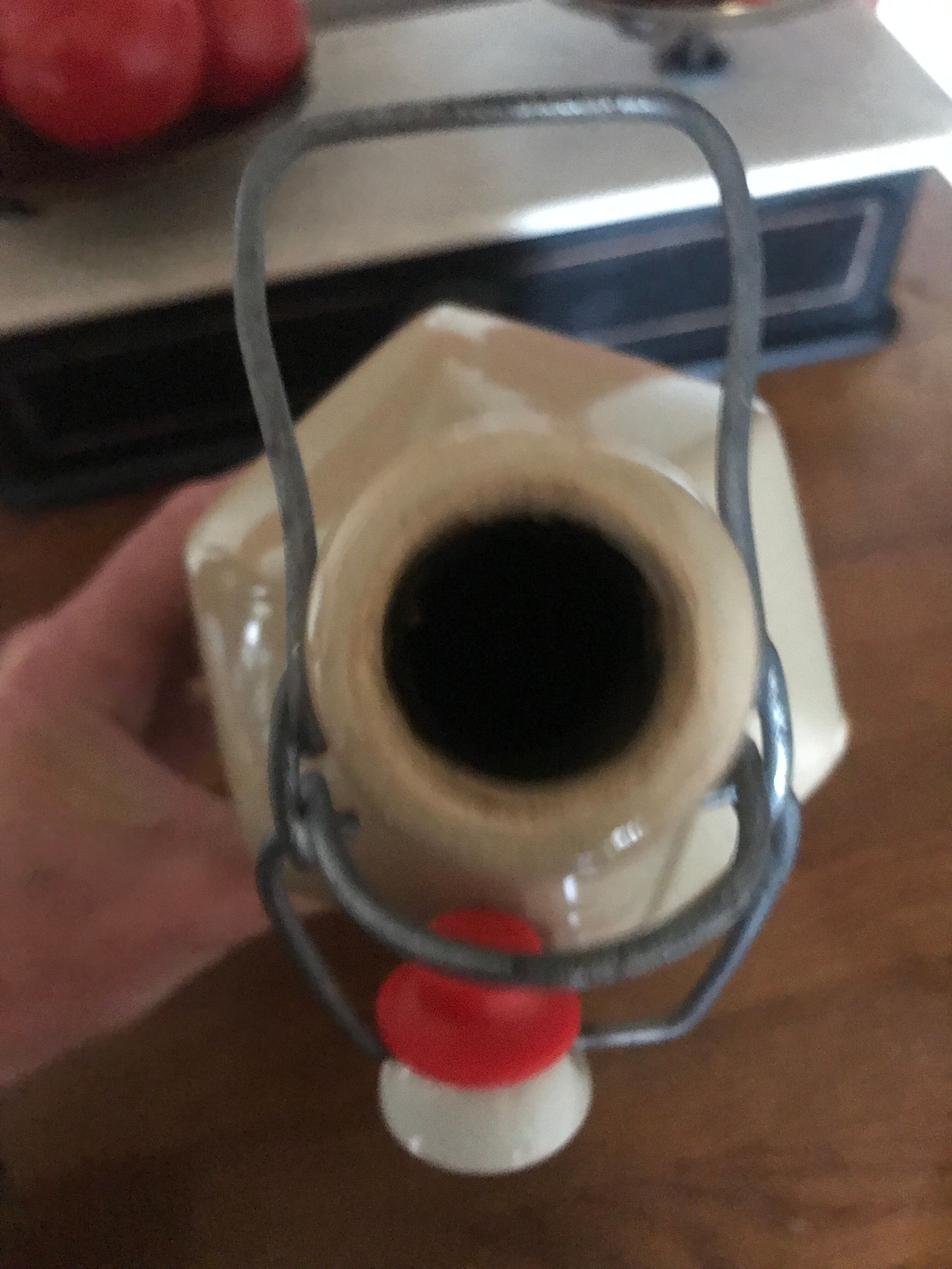 Bottle in sandstone from Alsace La Cigogne