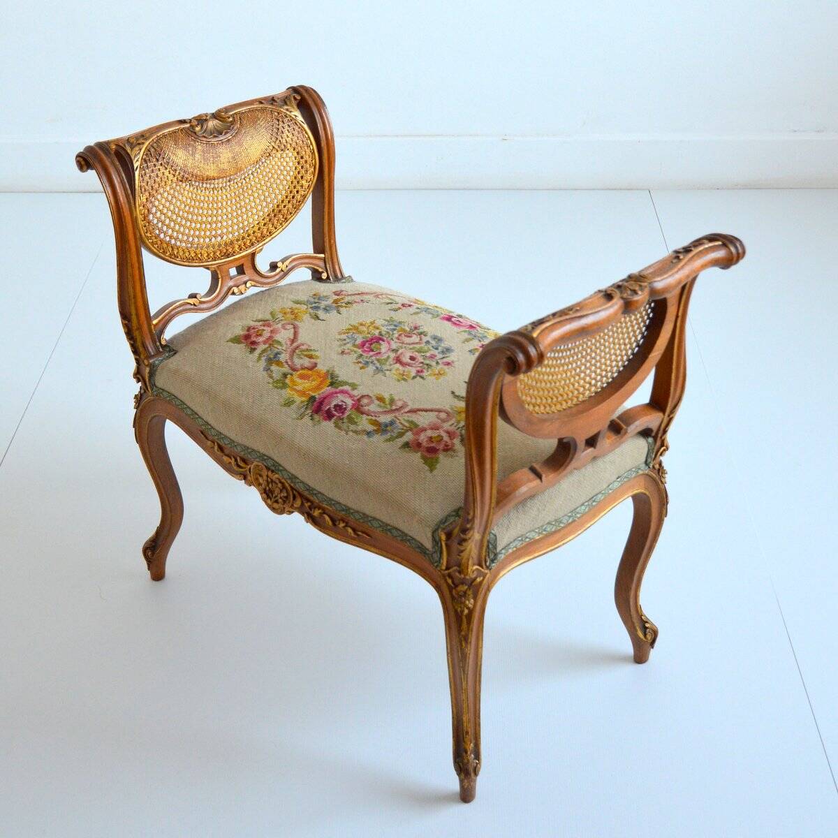 Stool / small bench in canvas, canework and wood late 19th century